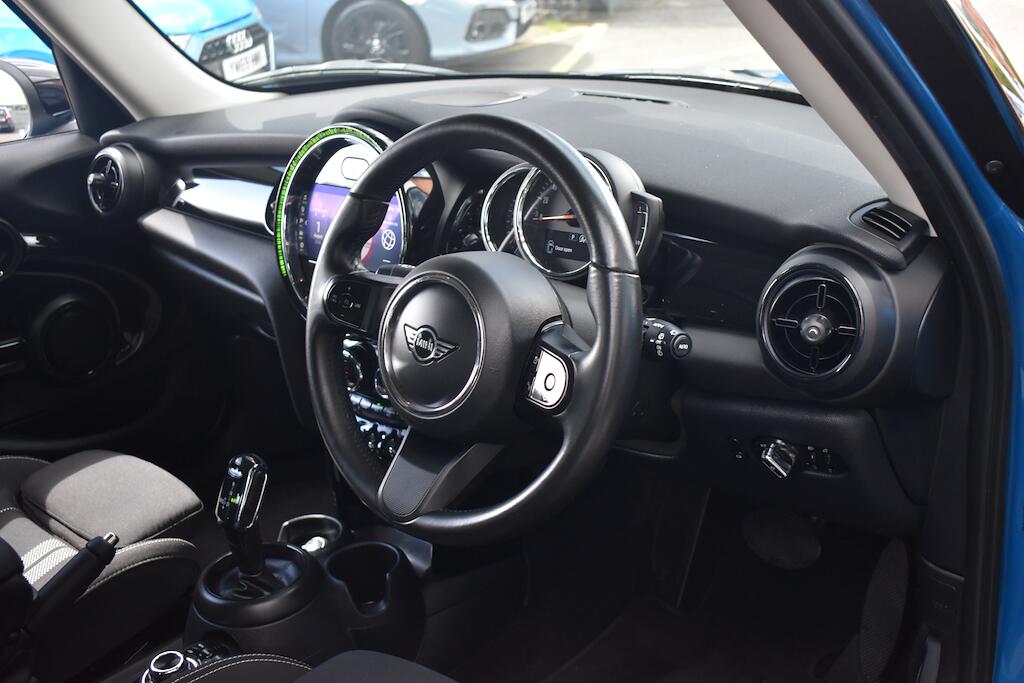 Mini Cooper view 27