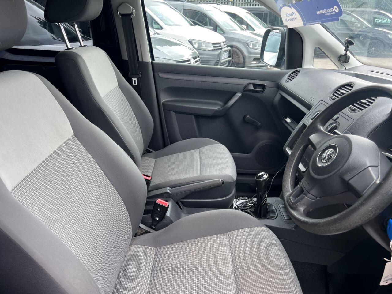 Volkswagen Caddy Maxi view 9