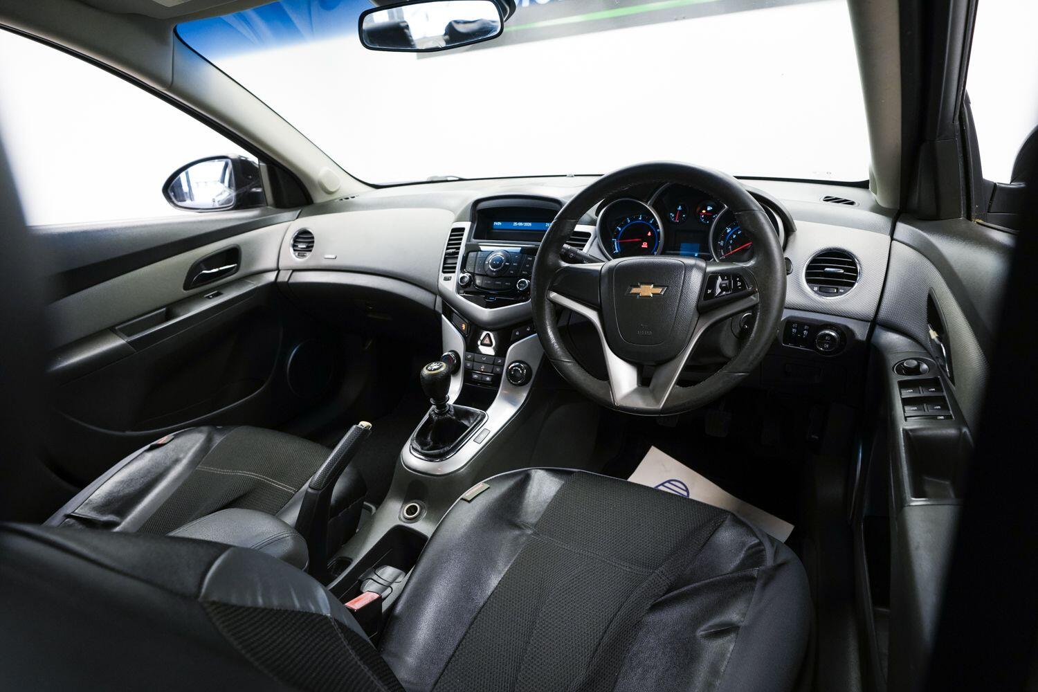 Chevrolet Cruze view 8