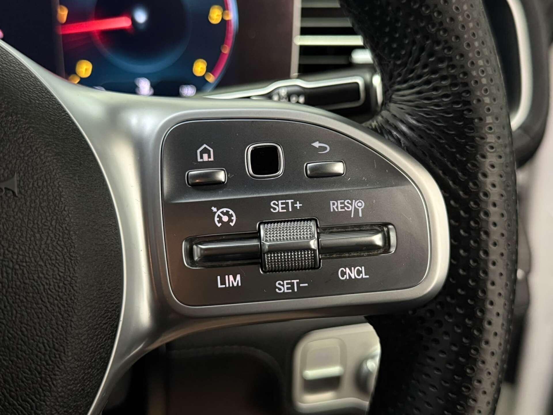 Mercedes-Benz Gle view 21