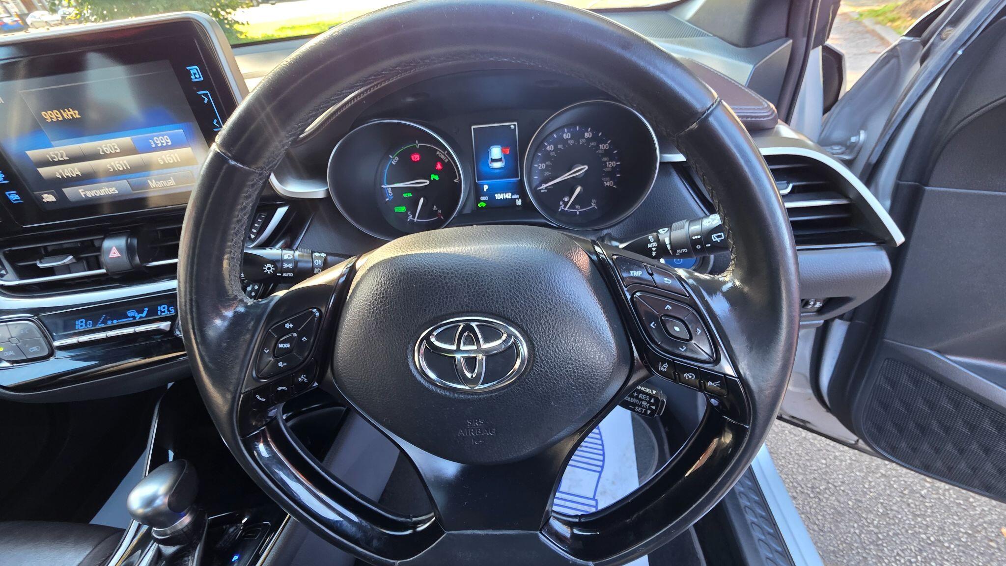 Toyota C-HR view 31
