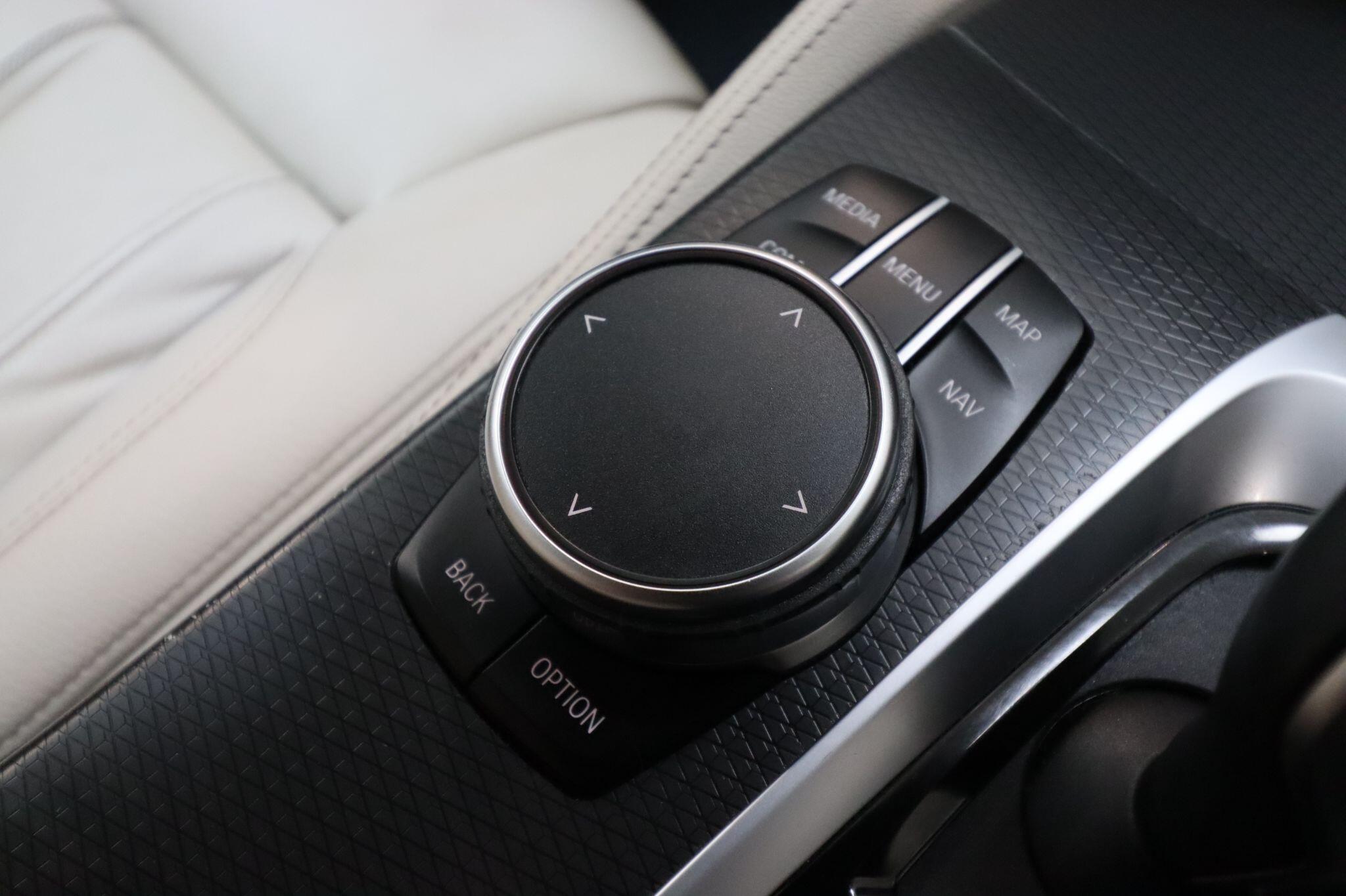 BMW 5 Series view 20