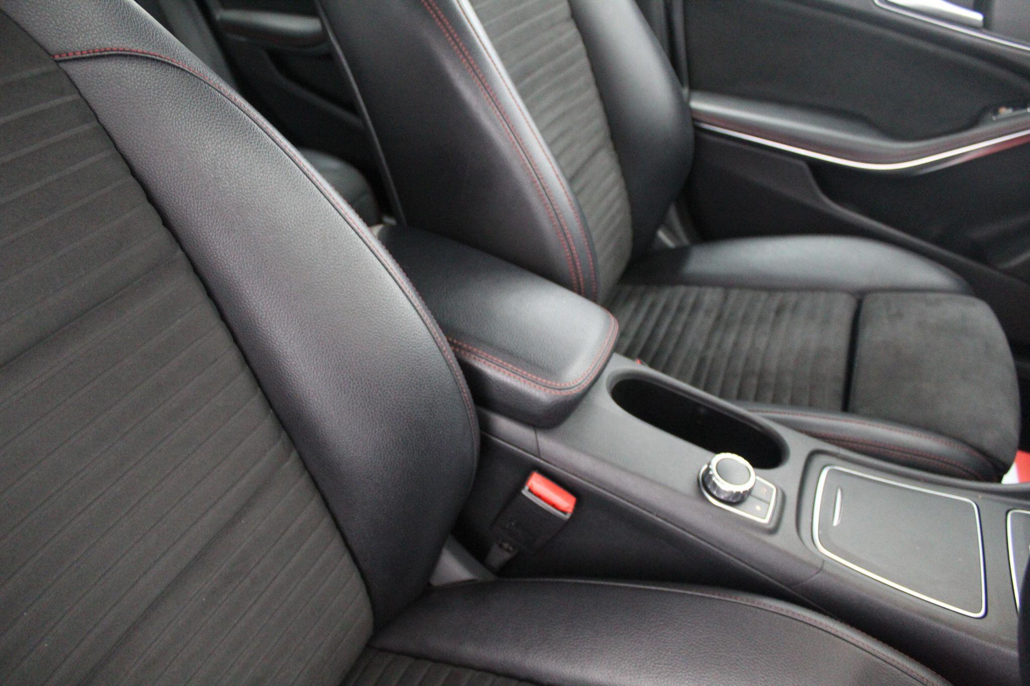 Mercedes-Benz CLA view 42