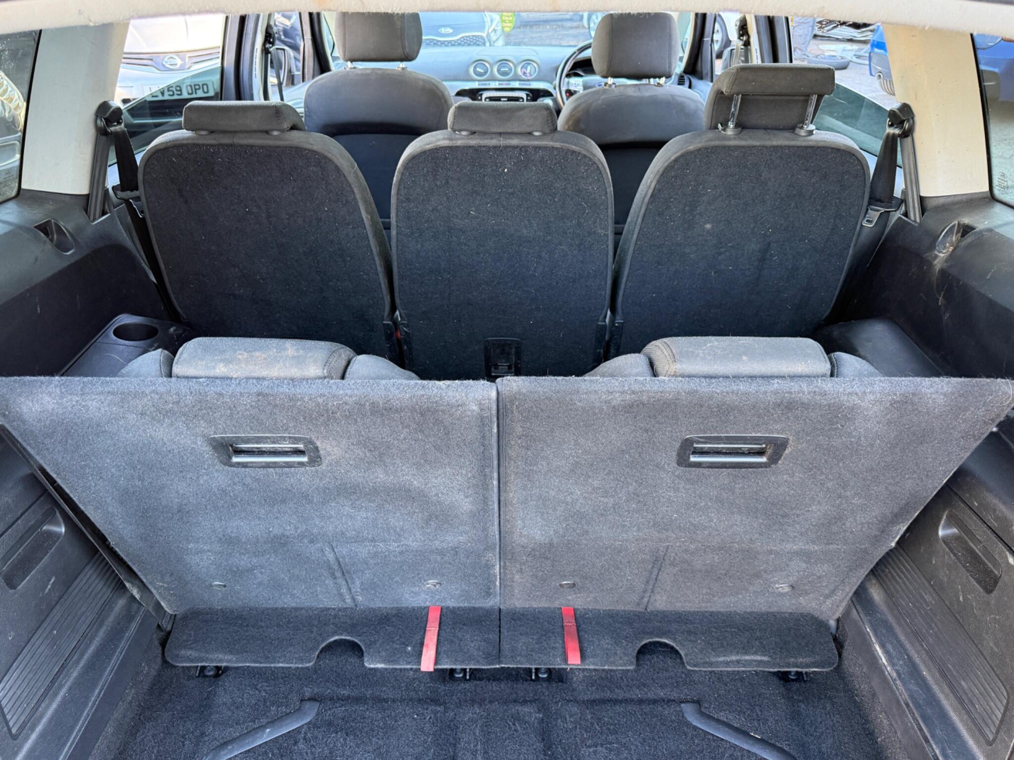 Ford S-Max - Image 21