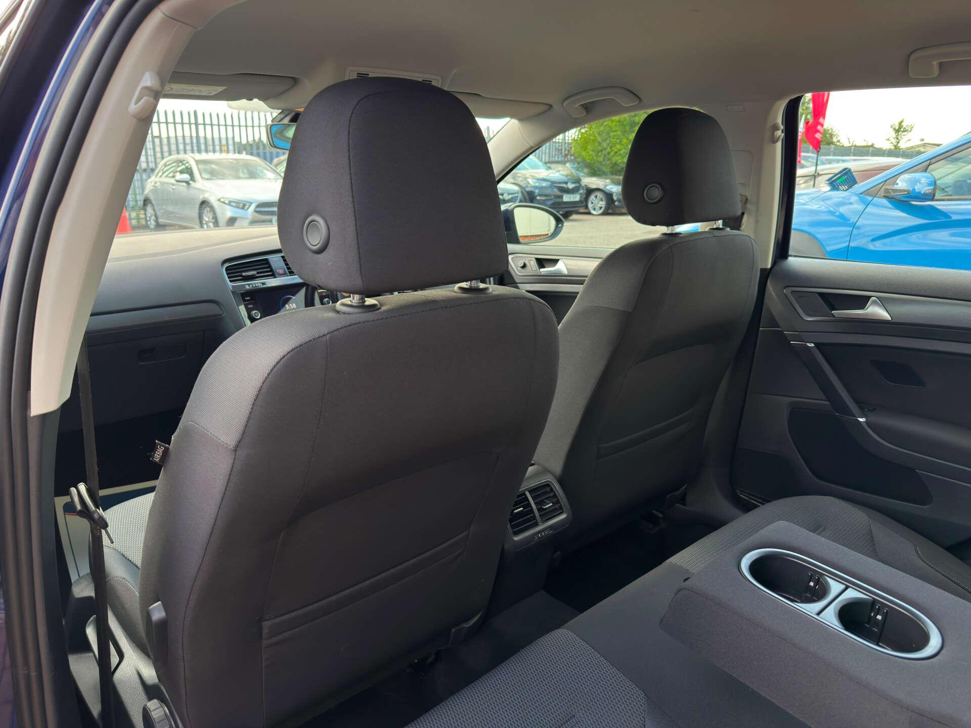 Volkswagen Golf view 30
