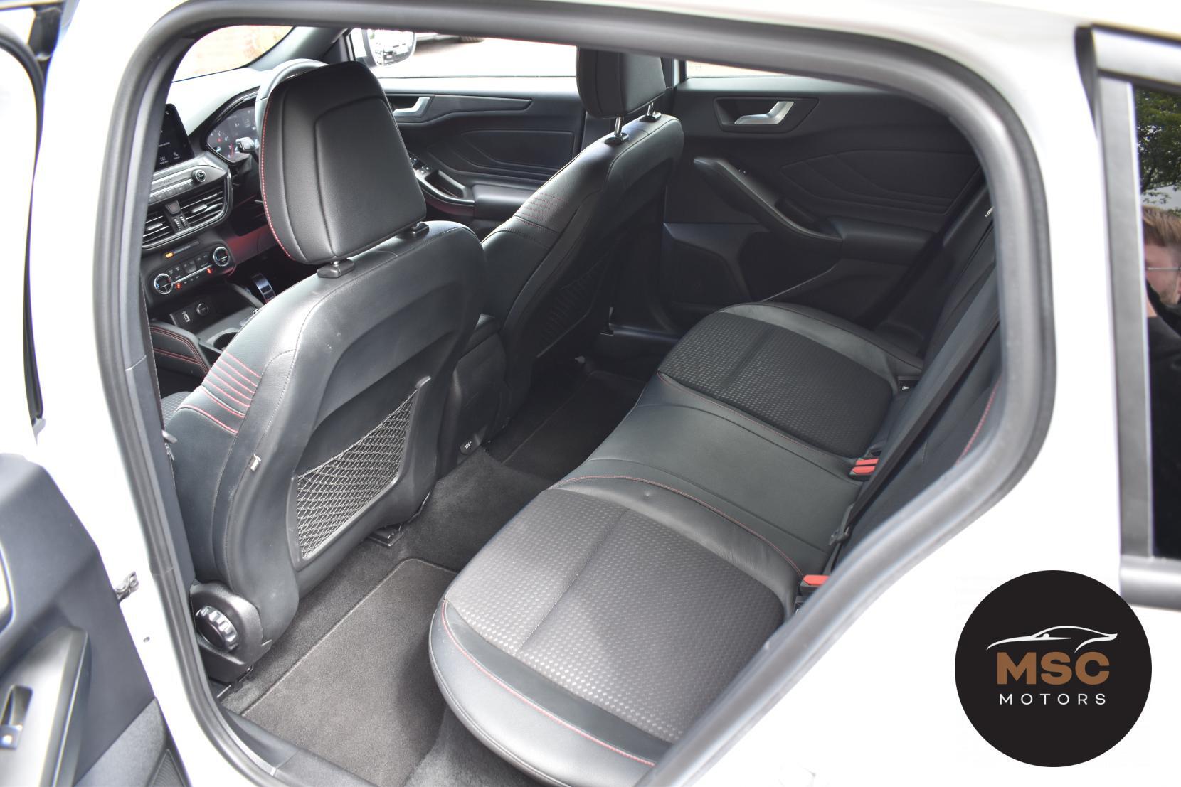 Ford Focus view 39
