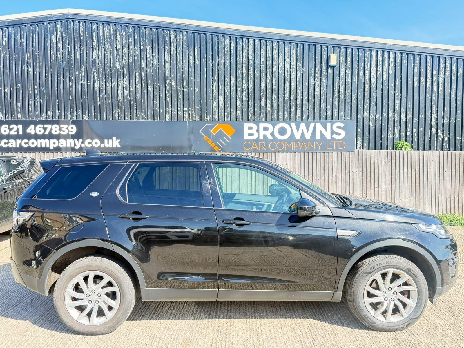 Land Rover Discovery Sport view 9
