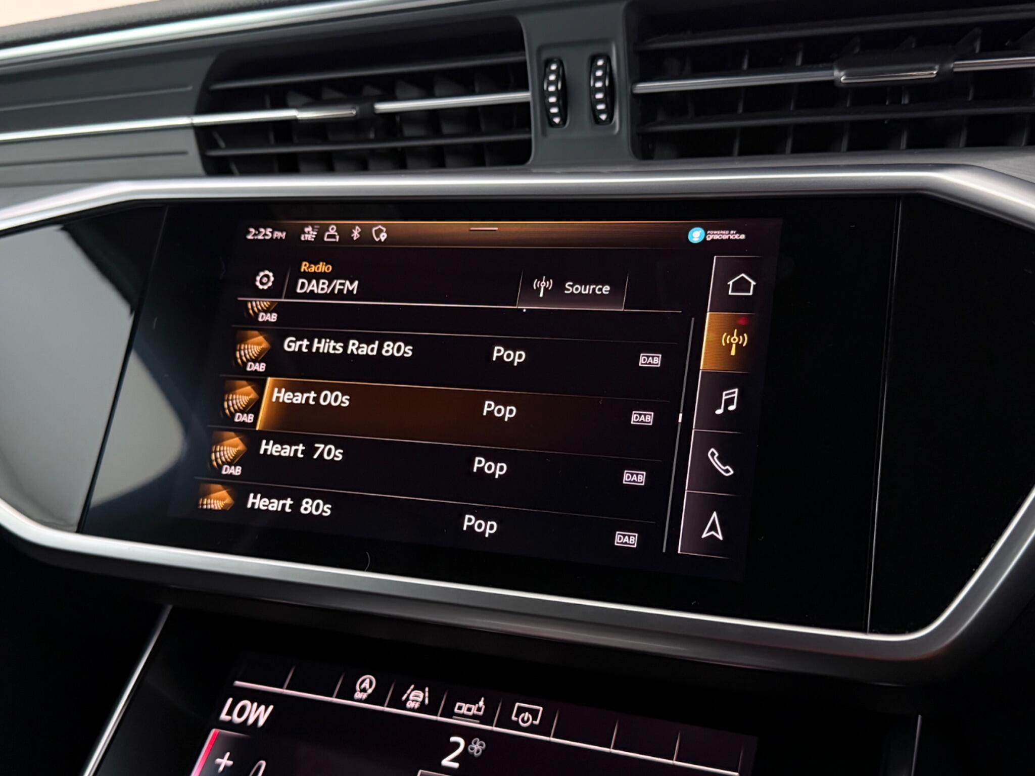 Audi A6 view 26