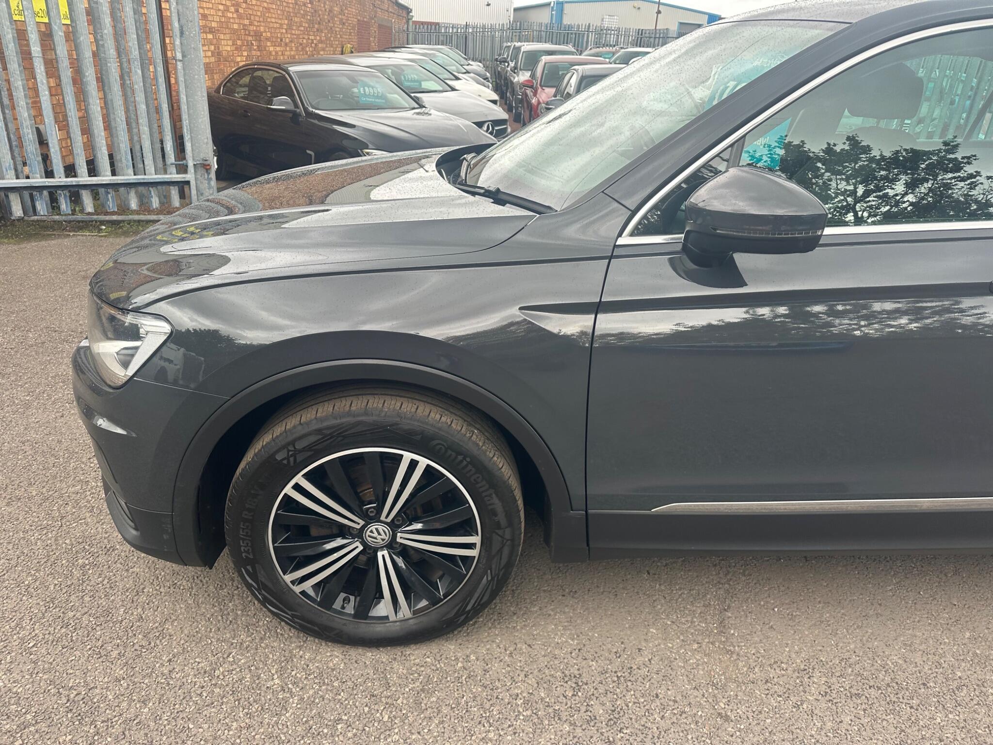 Volkswagen Tiguan view 27