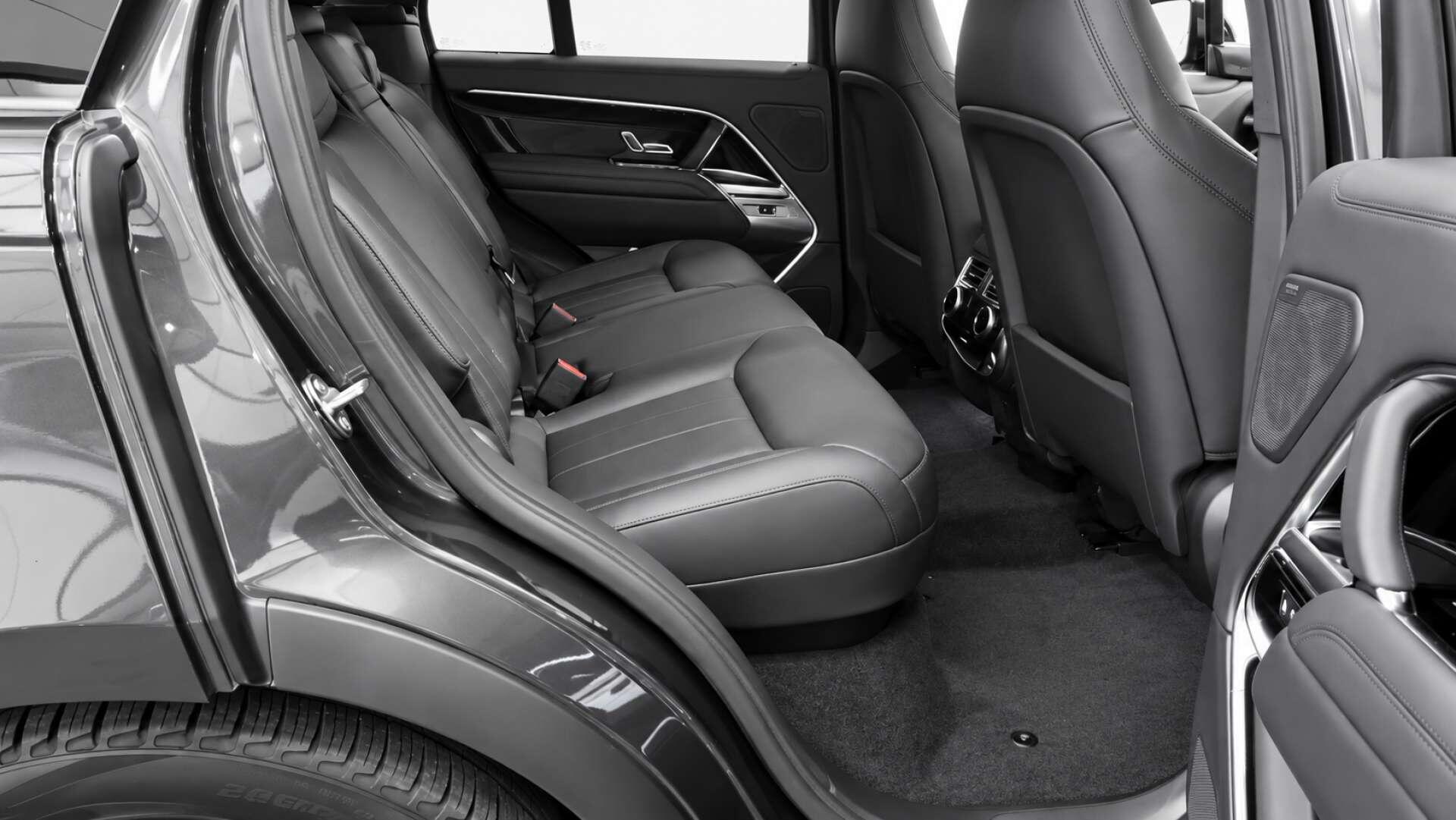 Land Rover Range Rover view 4