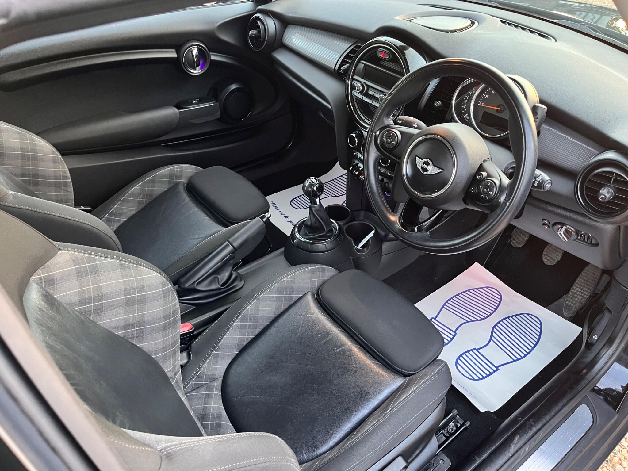 MINI Hatch view 26