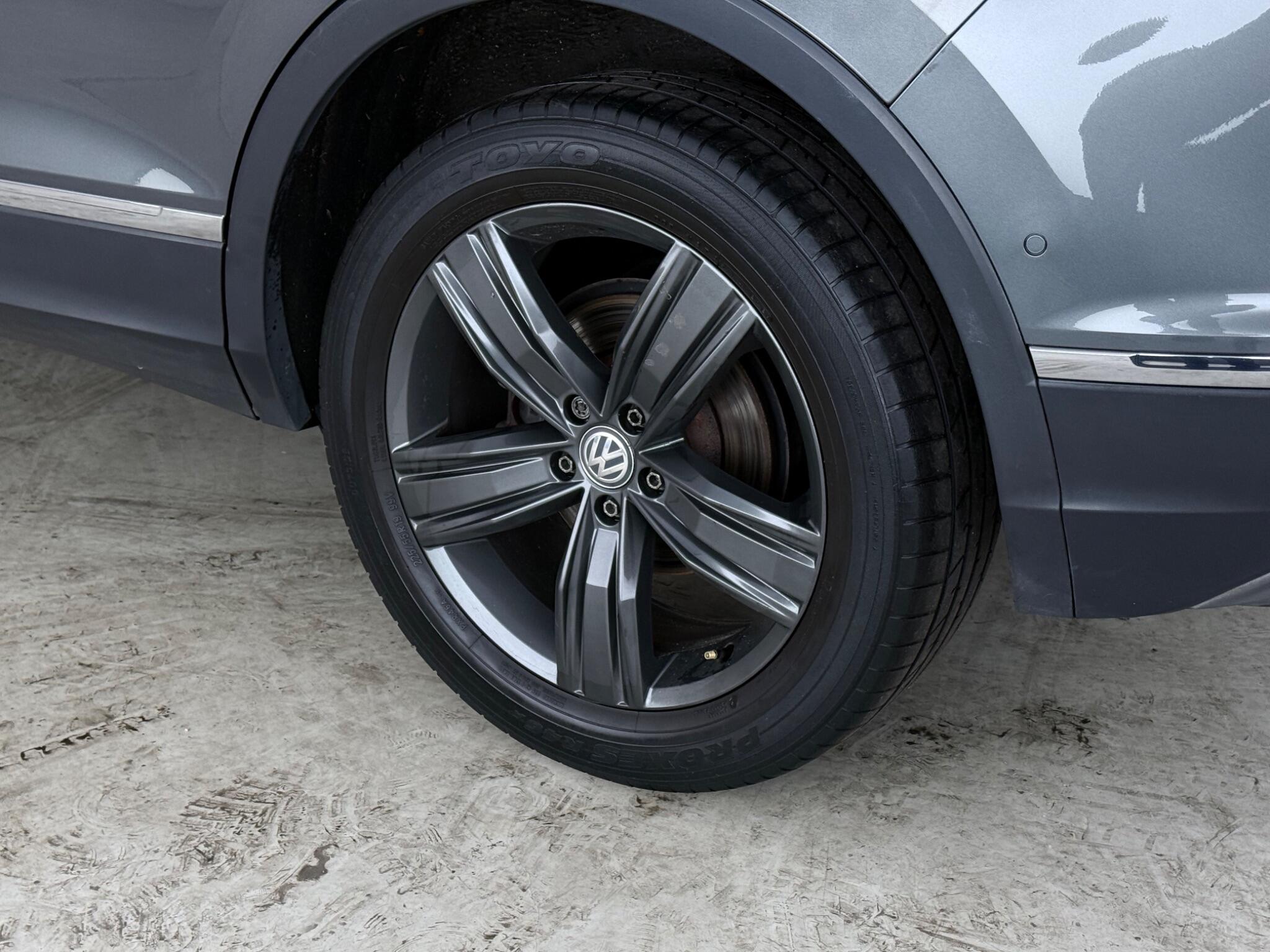 Volkswagen Tiguan view 9