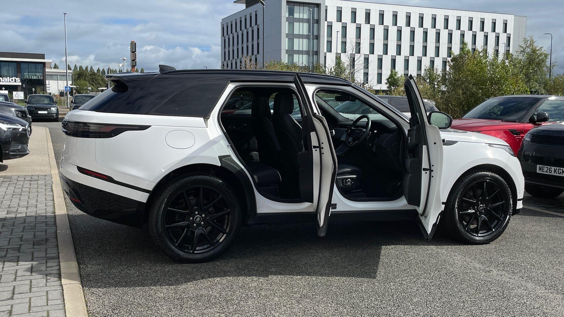 Land Rover Range Rover Velar view 39