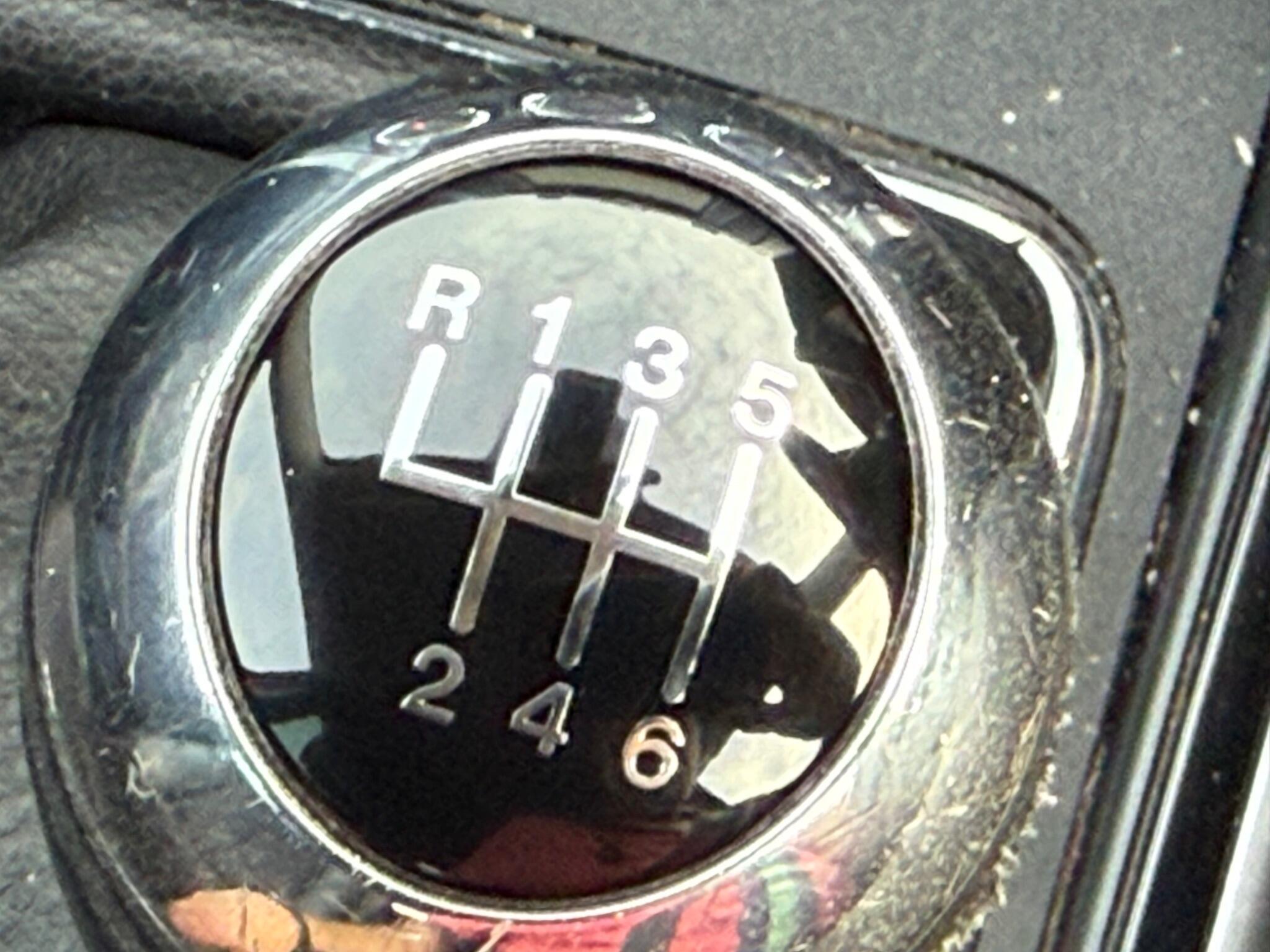 Mazda Mazda6 2.2d Venture Euro 5 5dr — photo 28 of 86