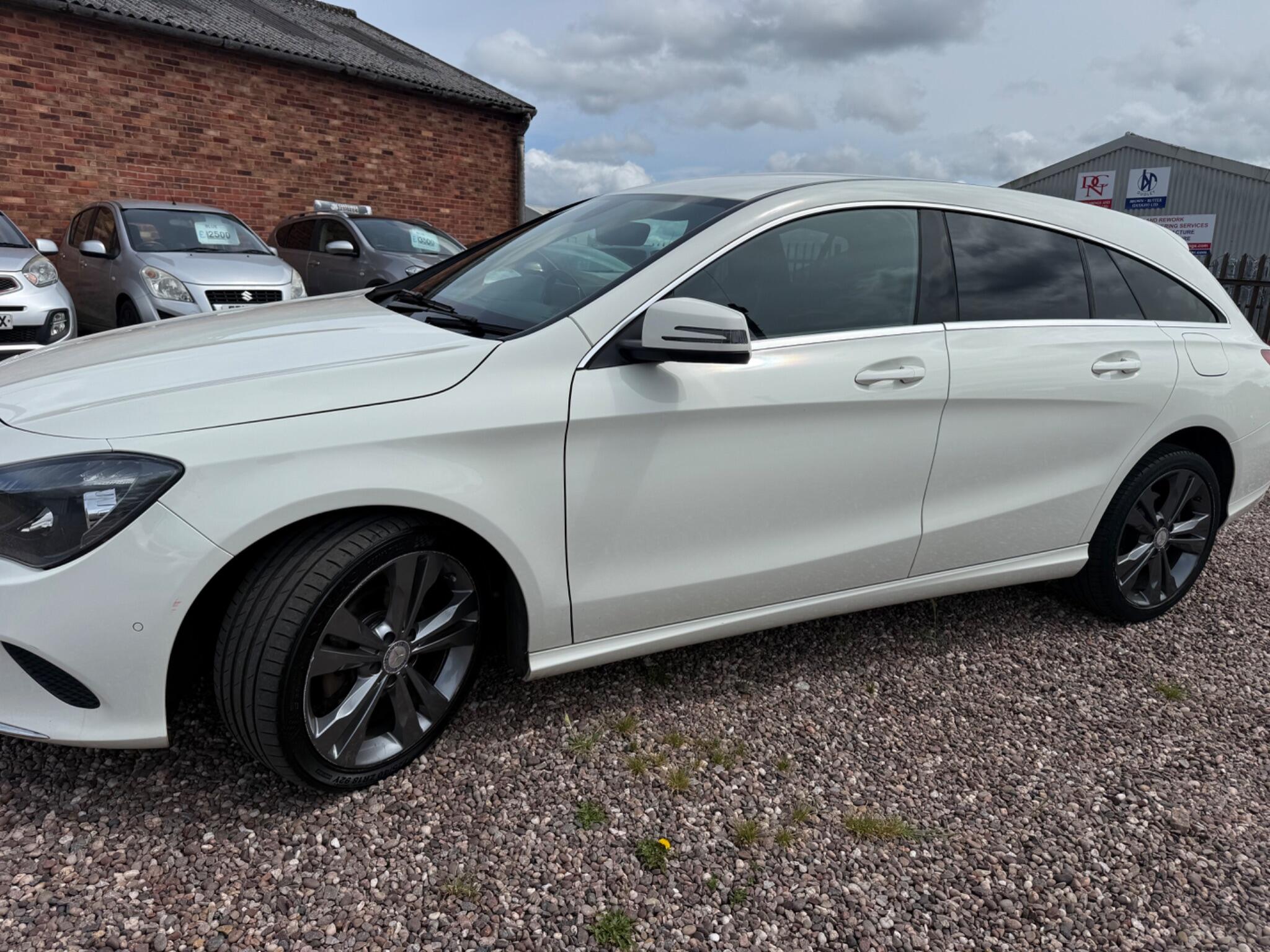 Mercedes-Benz Cla view 18