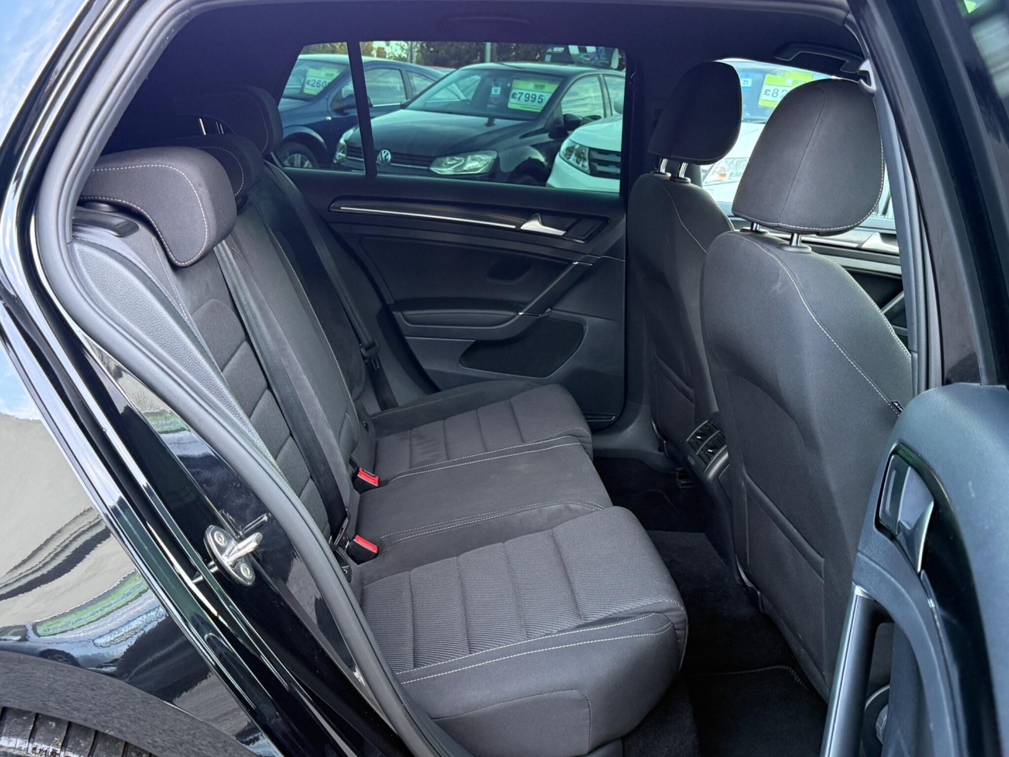 Volkswagen Golf - Image 35