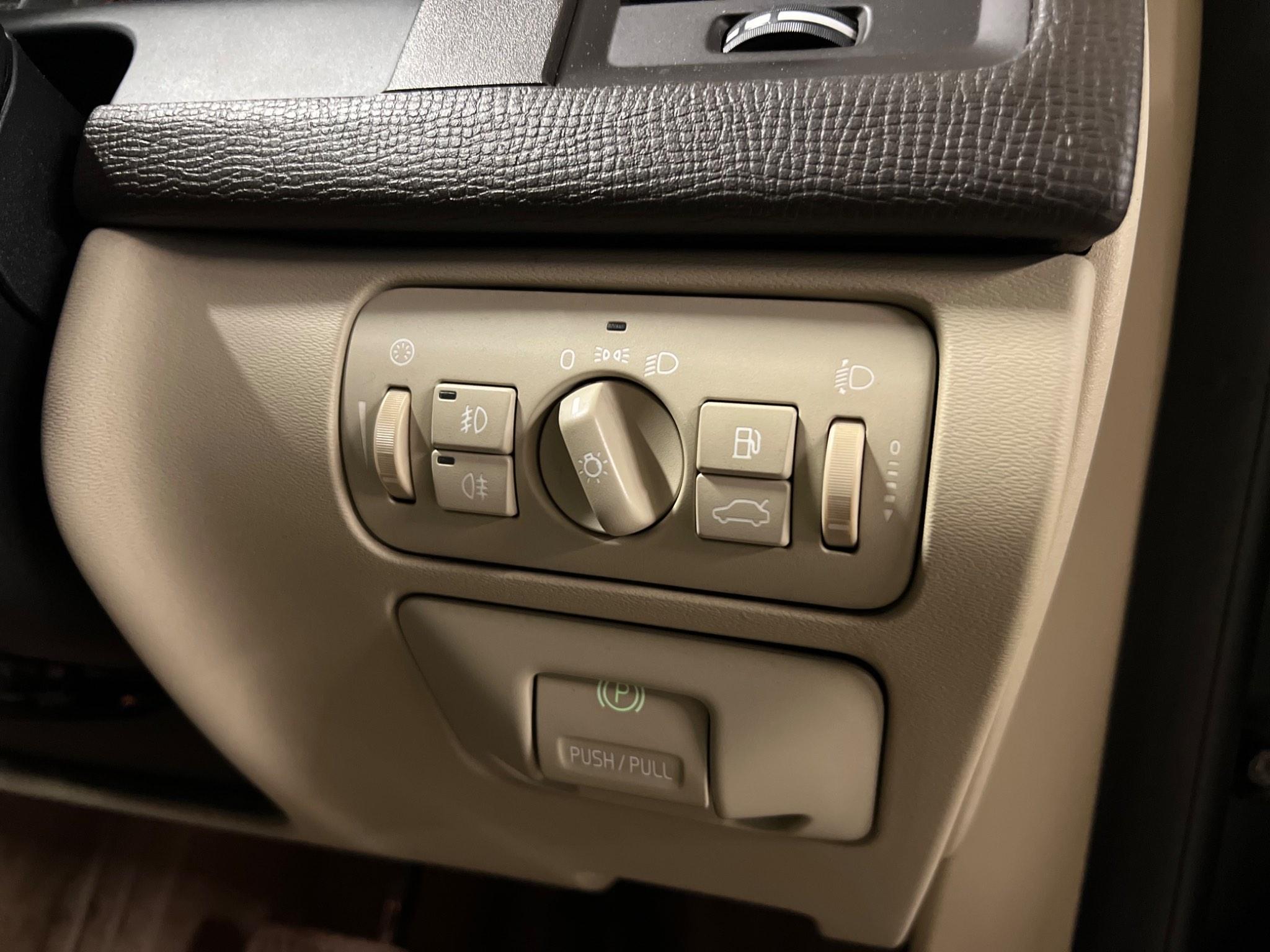 Volvo XC60 view 29