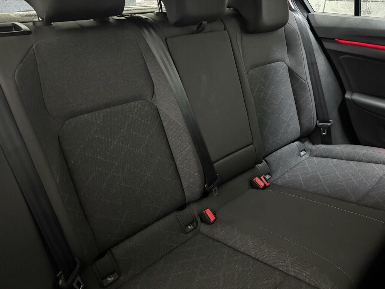 Volkswagen Golf view 23