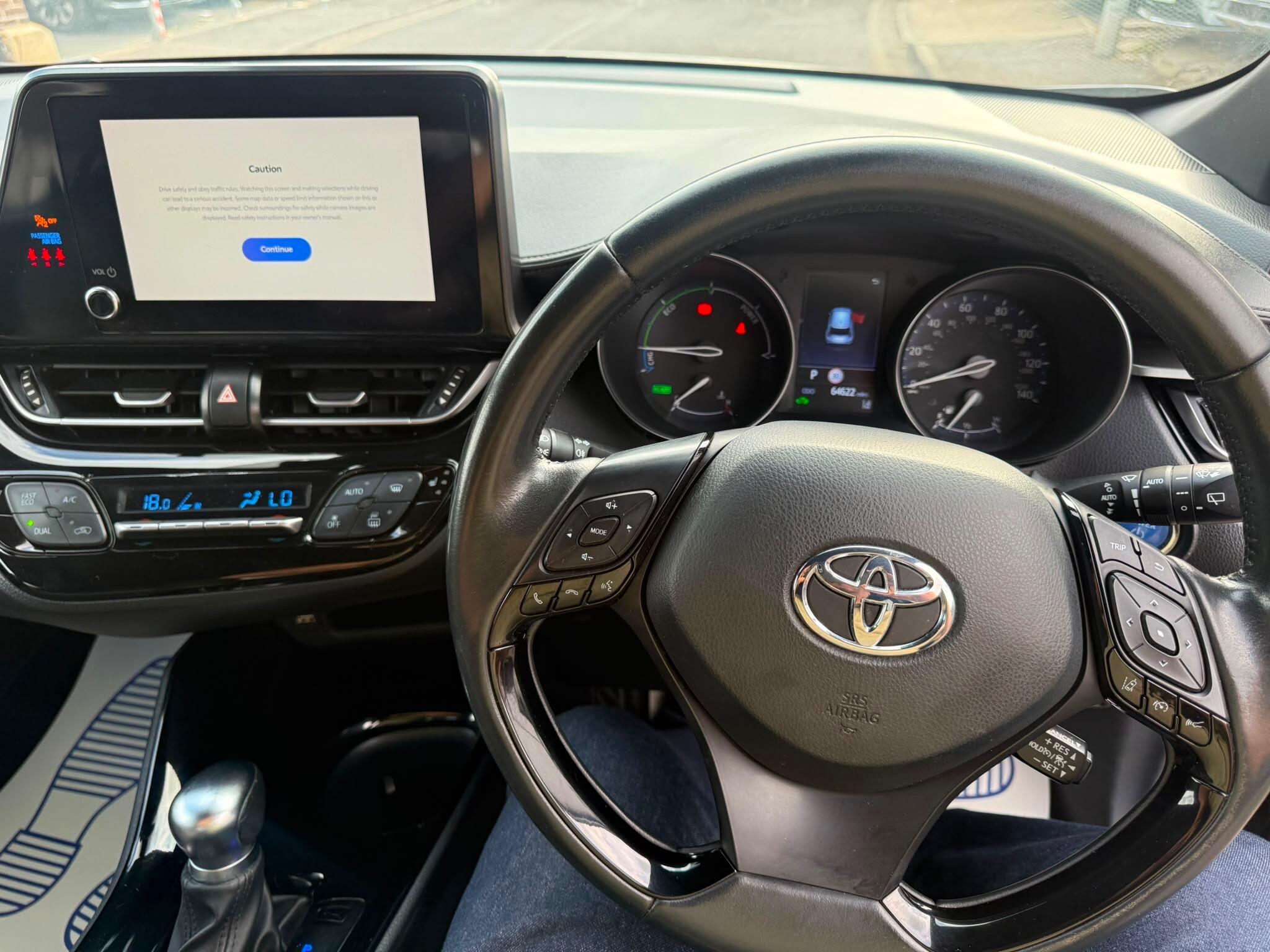 Toyota C-HR view 10