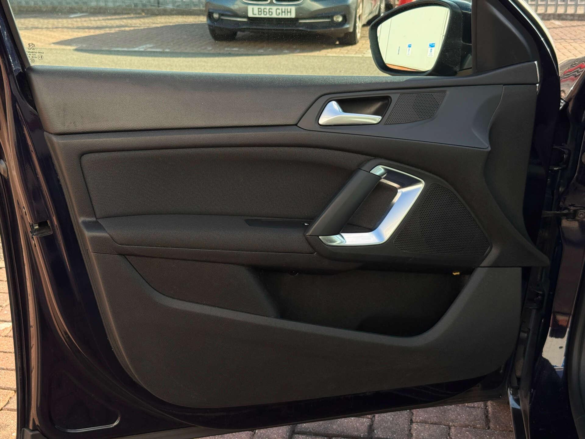 Peugeot 308 view 39