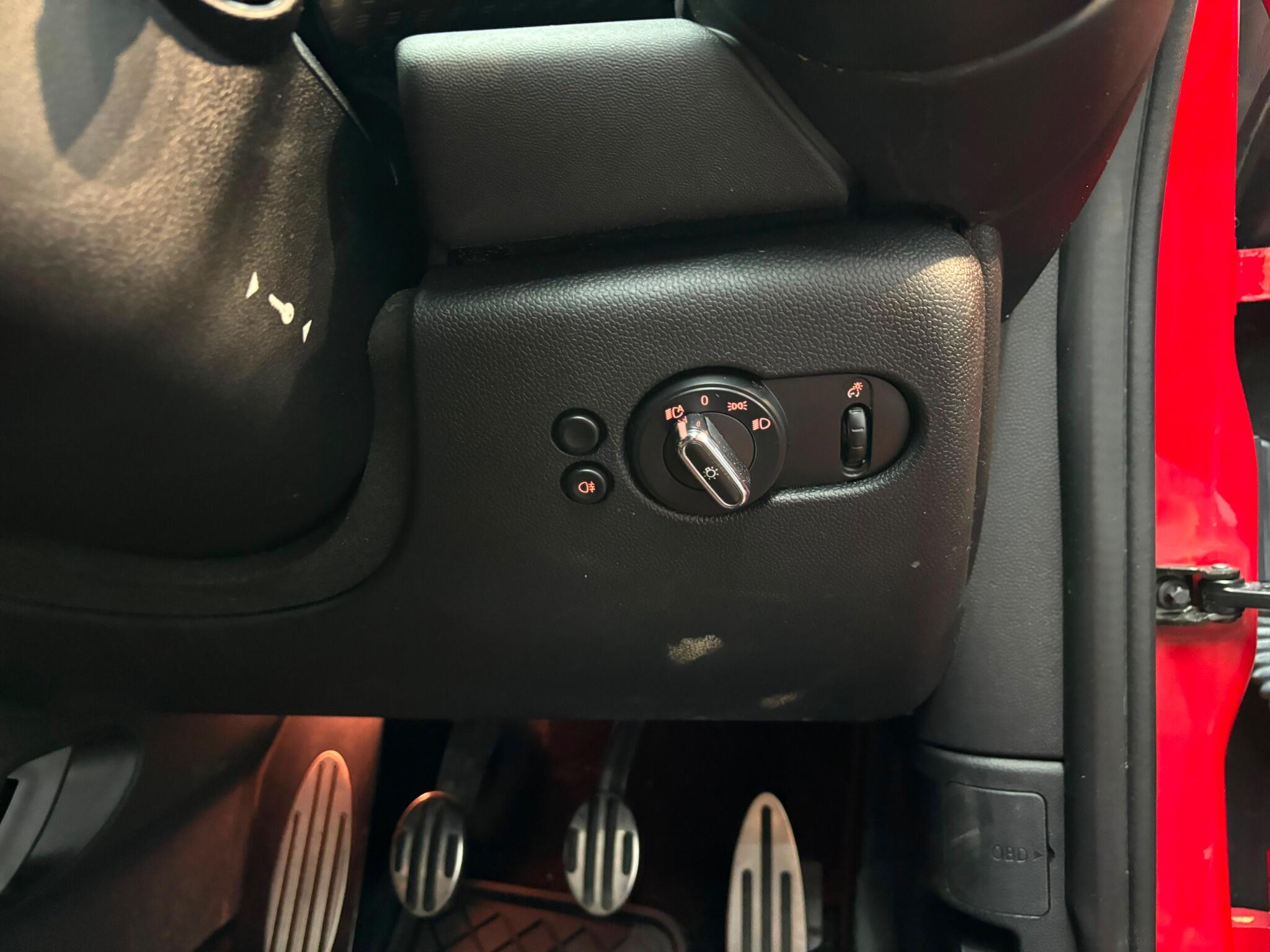 Mini Cooper view 15
