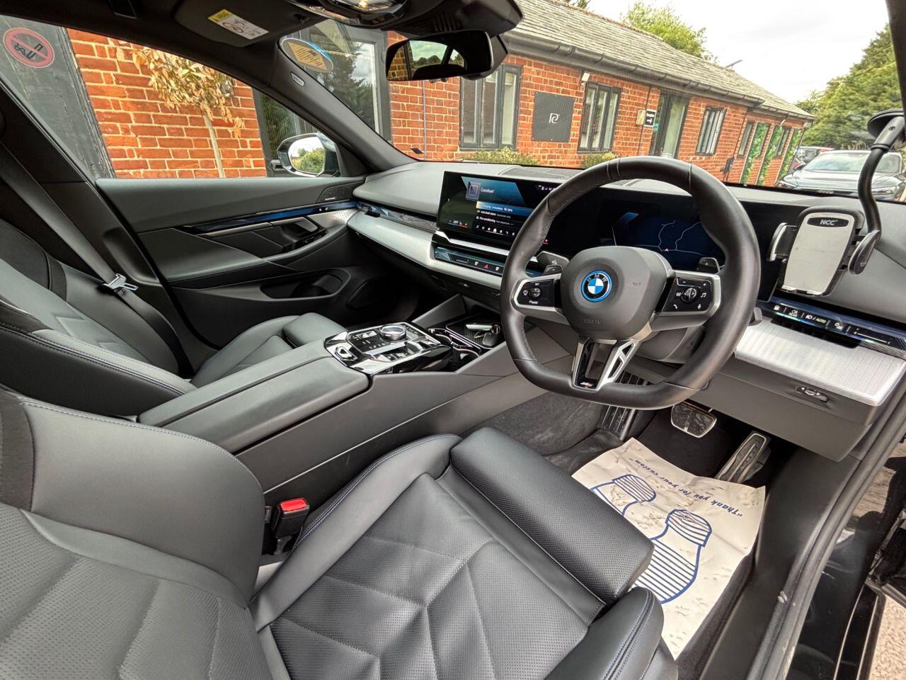 BMW 5 Series view 7