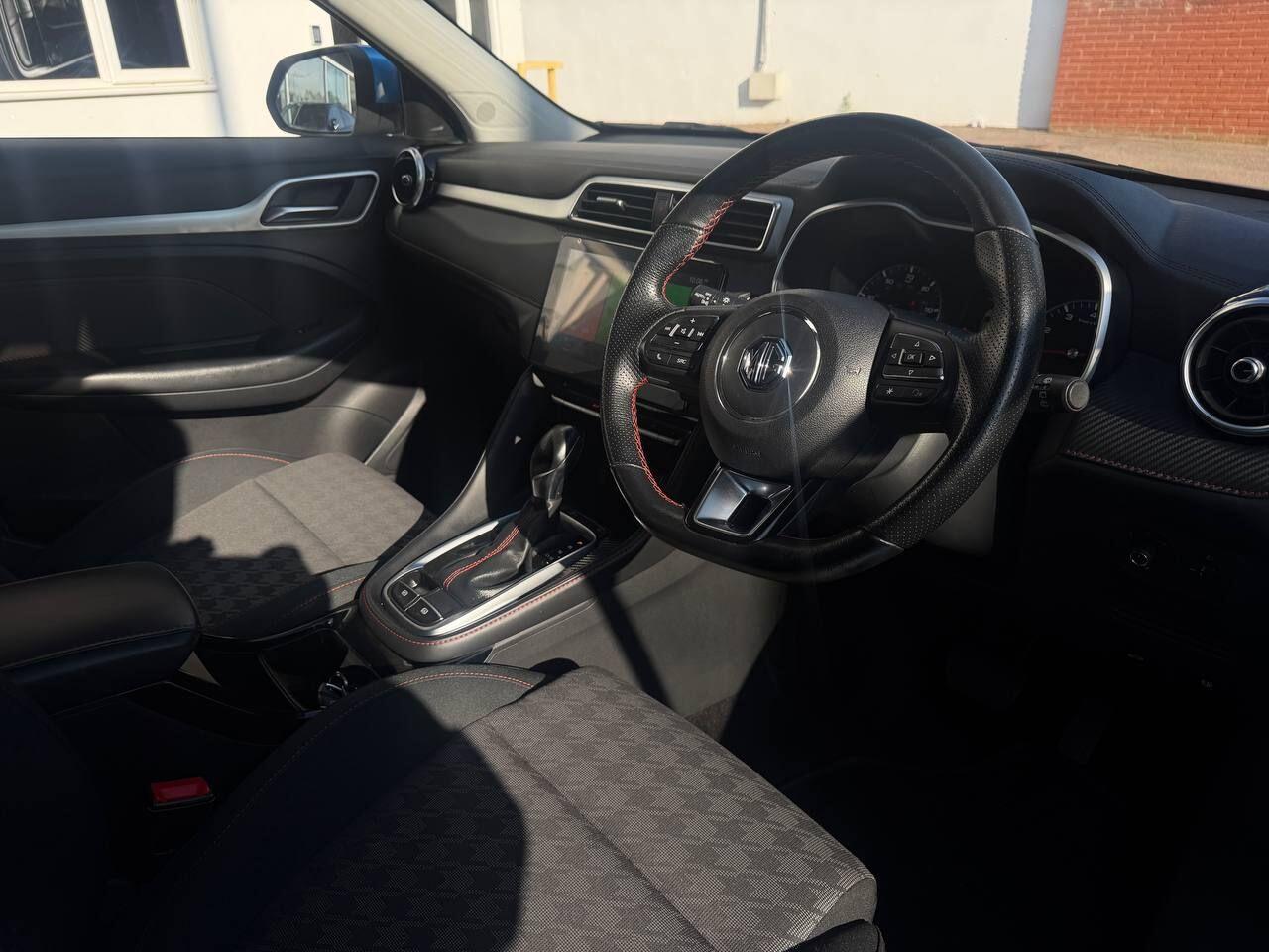 MG ZS view 9