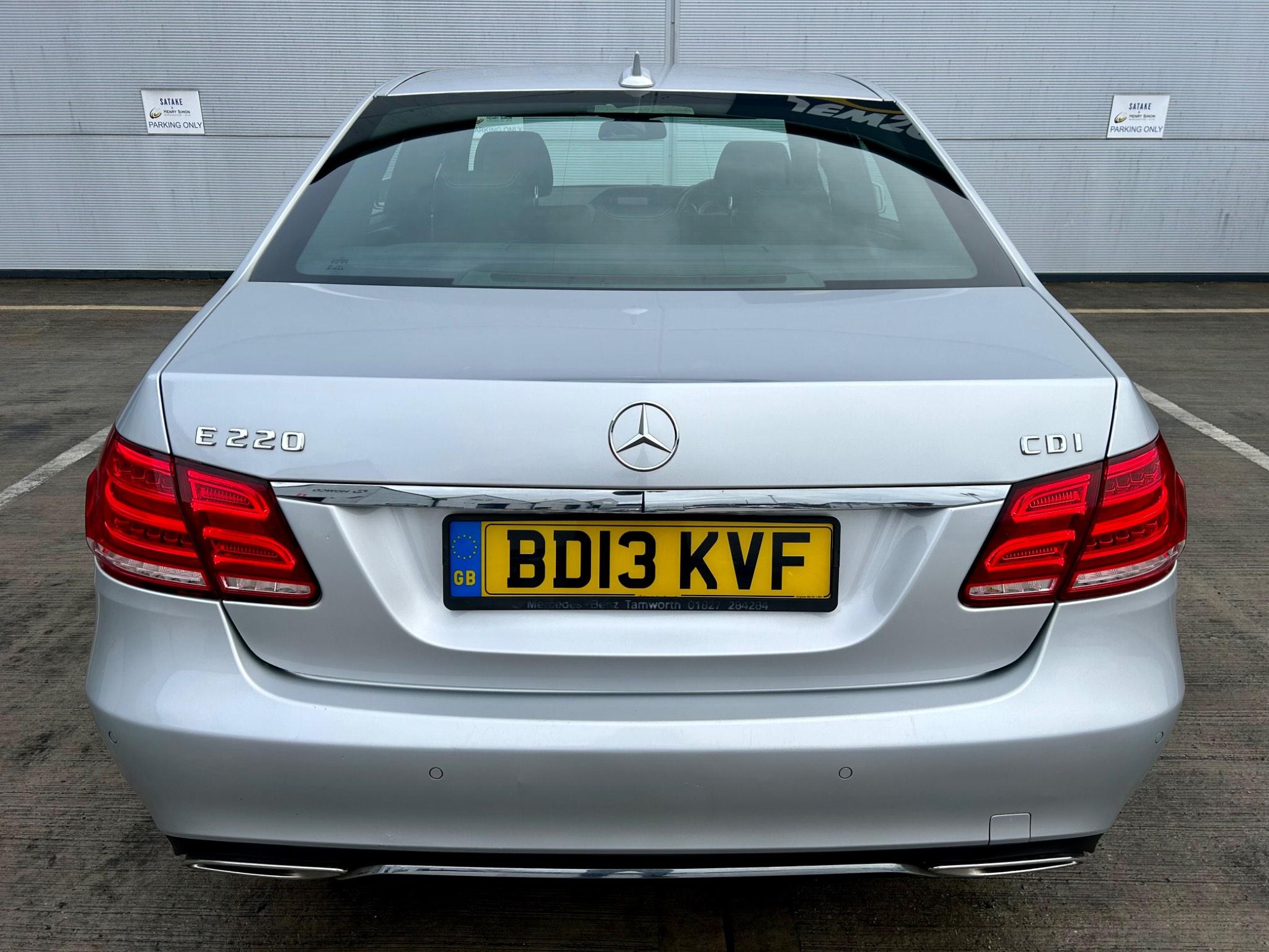 Mercedes-Benz E-Class view 4