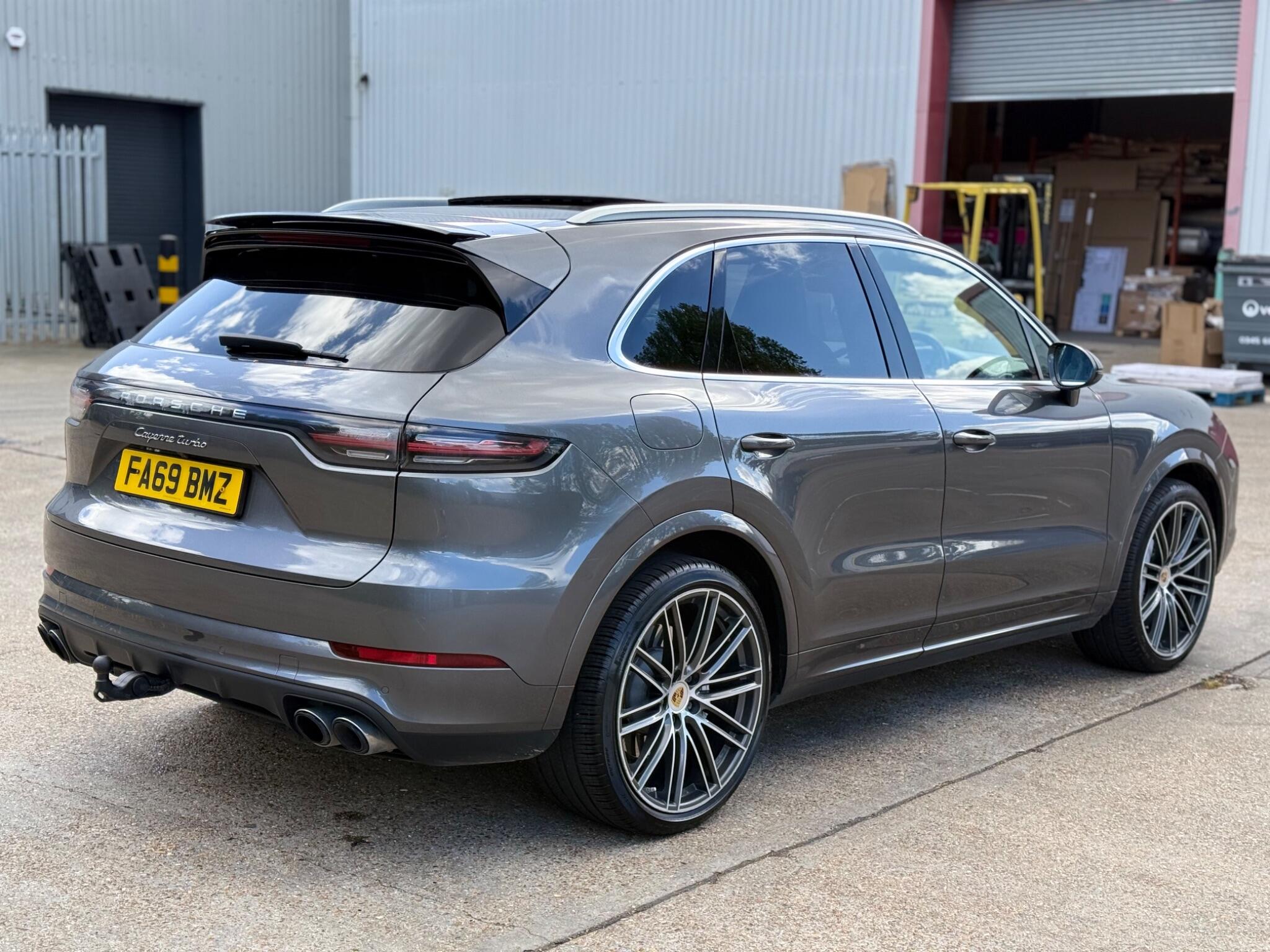 Porsche Cayenne view 7