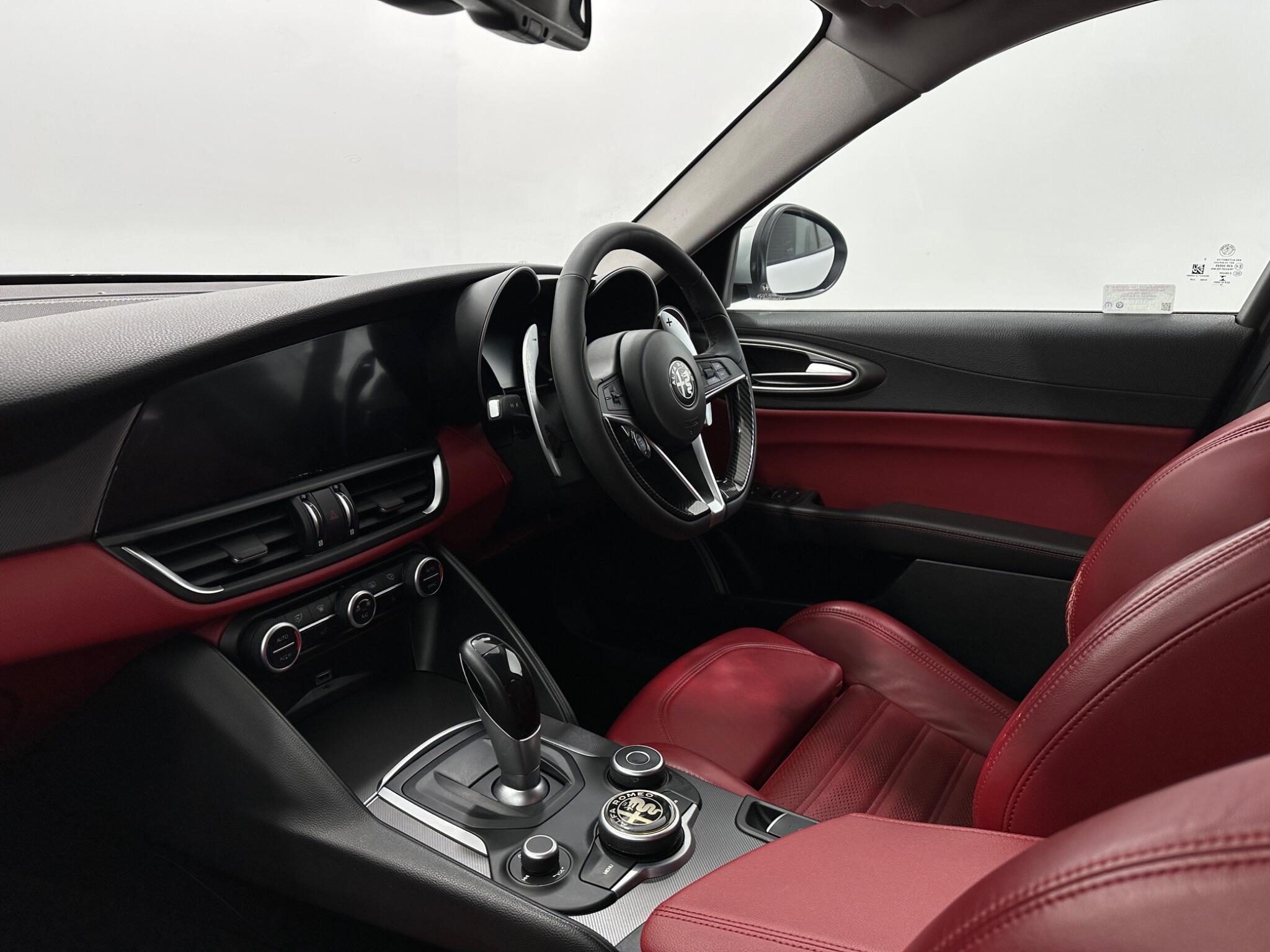Alfa Romeo Giulia view 31