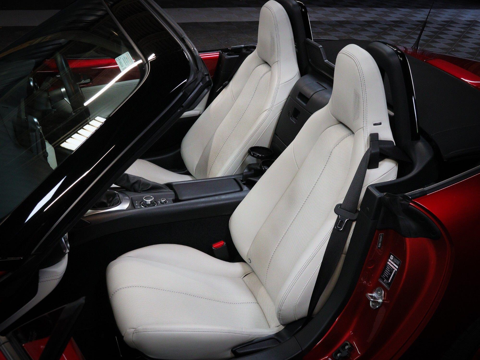 Mazda MX-5 view 16