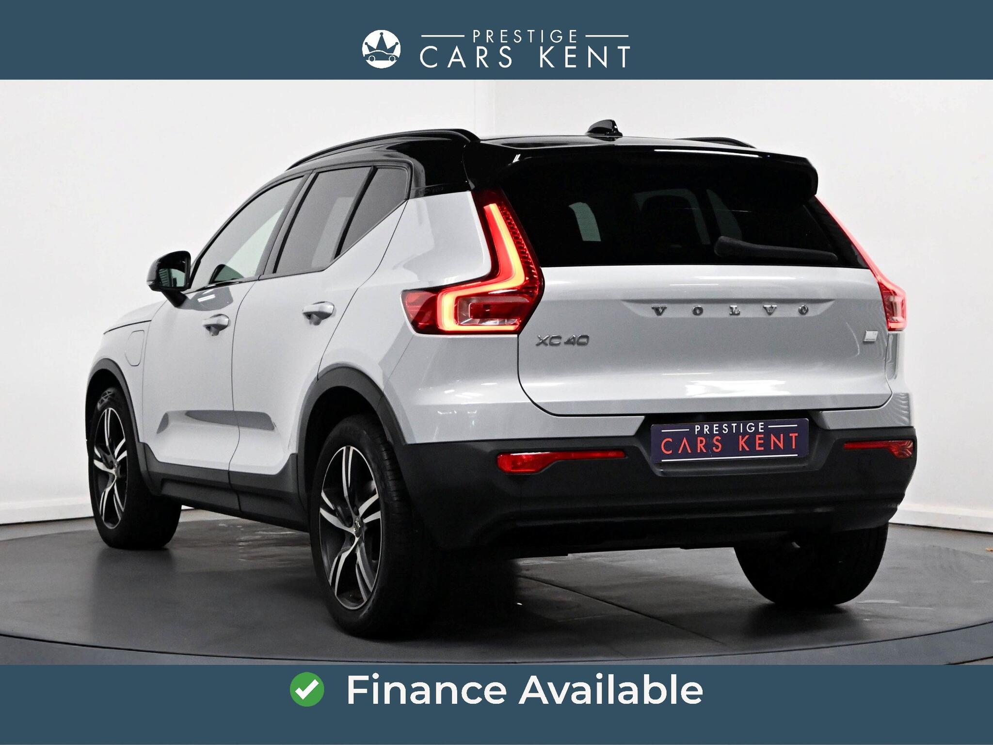 Volvo XC40 view 3