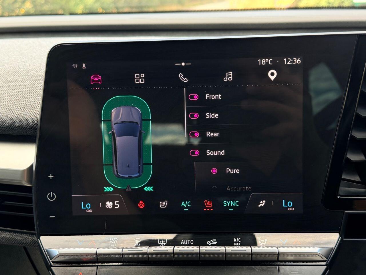 Renault Megane E-Tech view 50