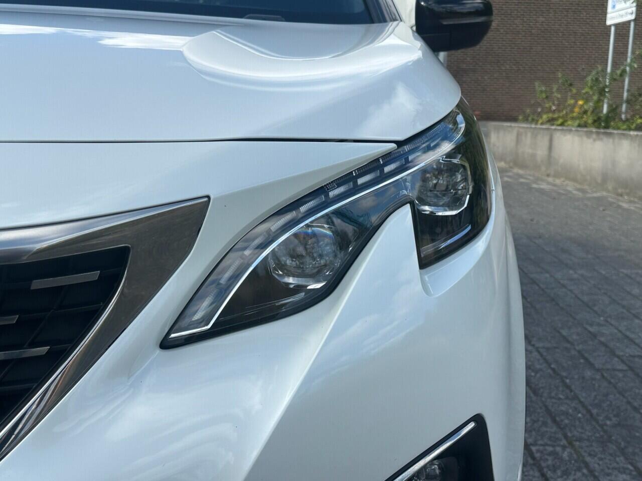 Peugeot 5008 view 16