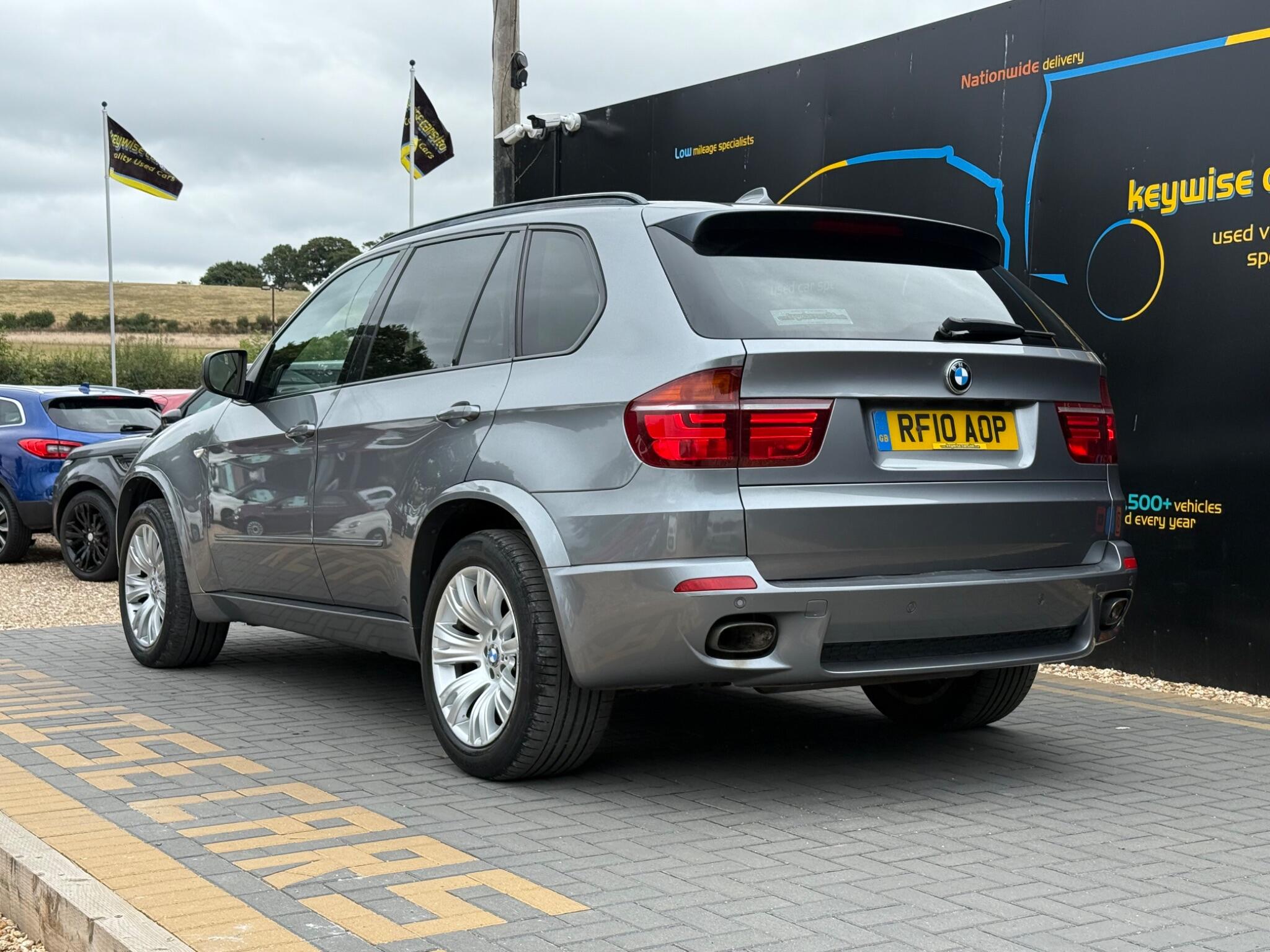 BMW X5 view 3