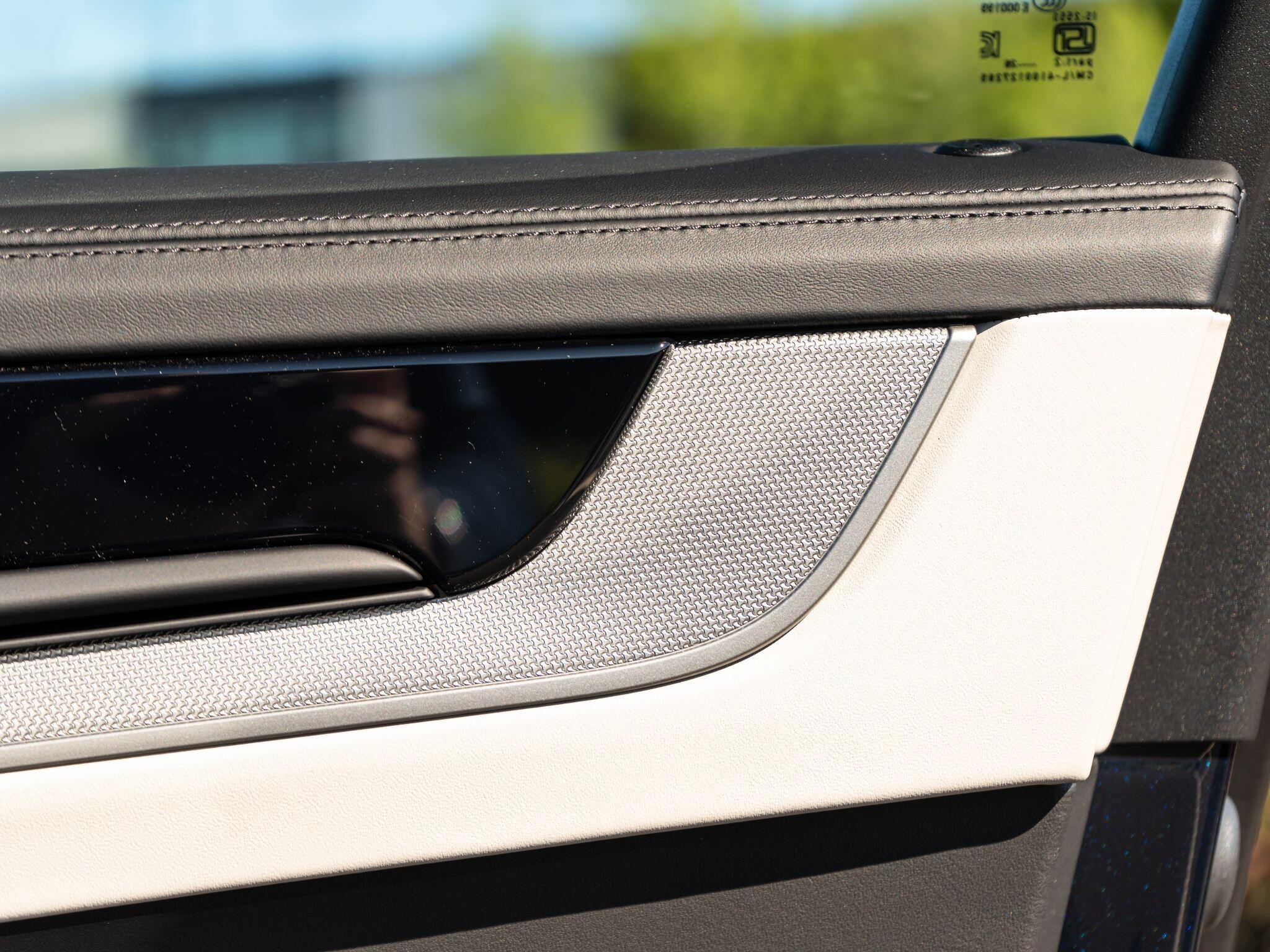 Porsche Cayenne view 31