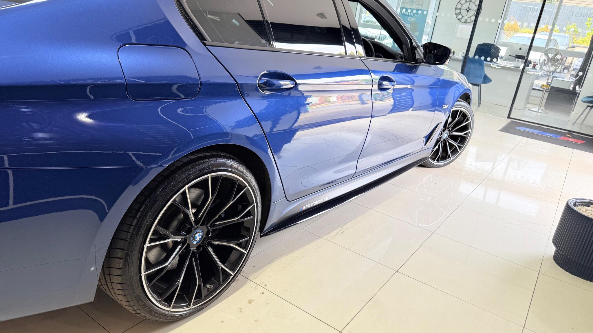 BMW 5 Series view 12
