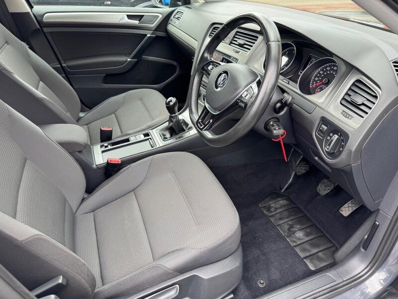 Volkswagen Golf view 12