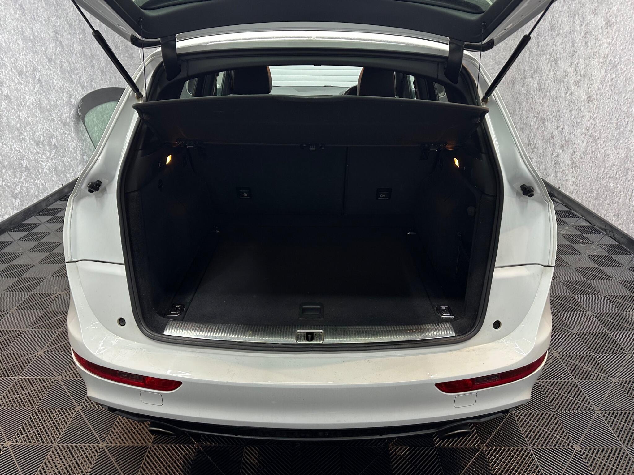 Audi Q5 view 21