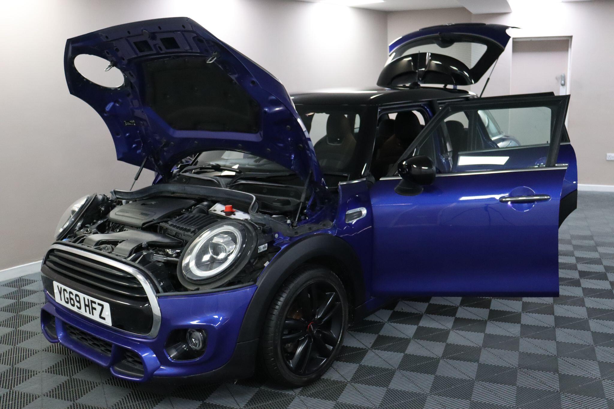 Mini Hatch view 16