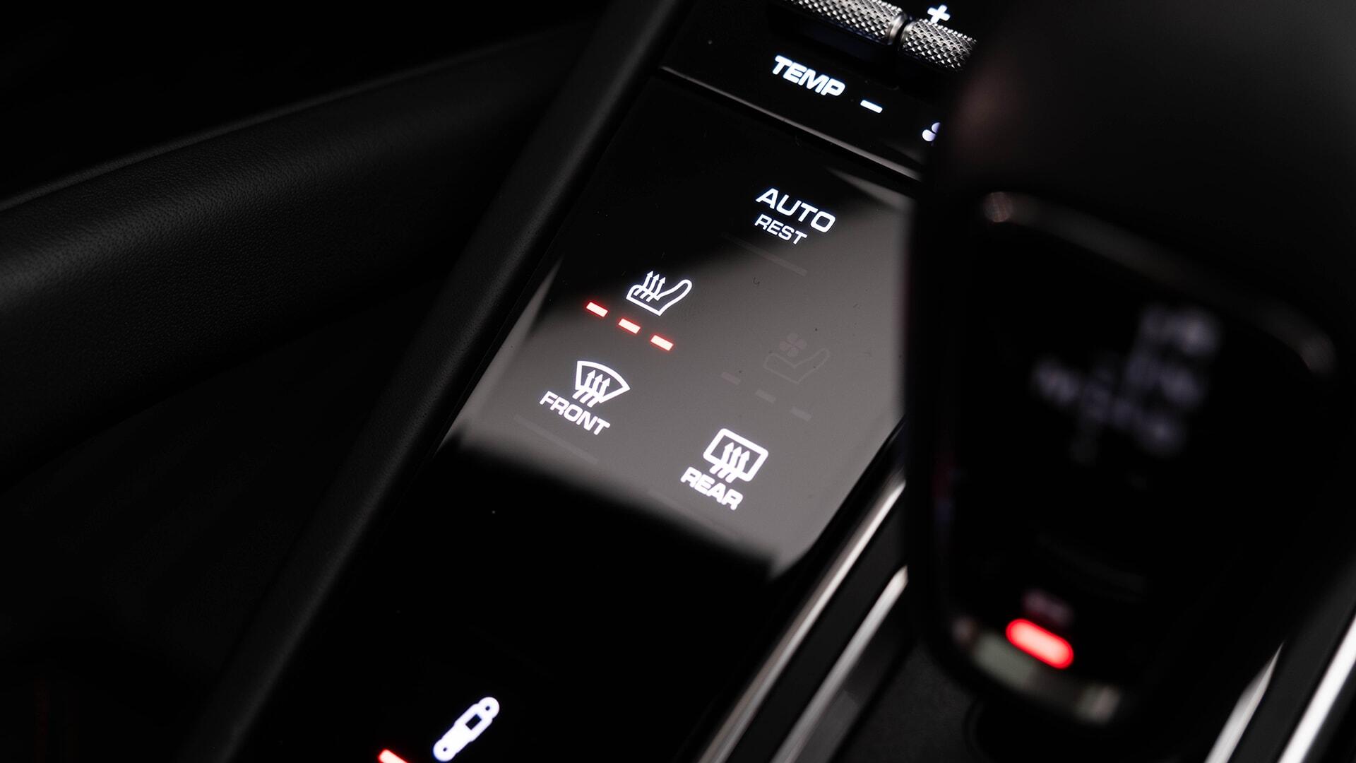 Porsche Cayenne view 32