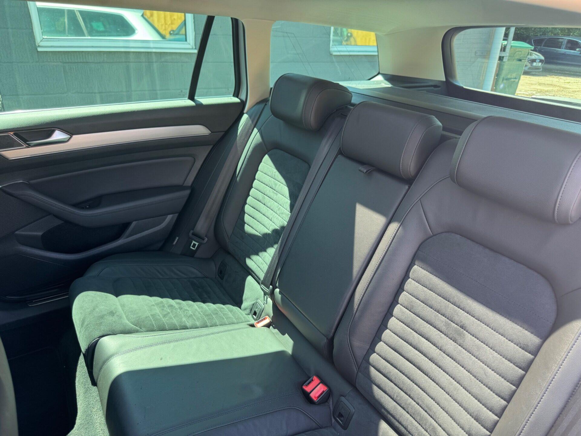 Volkswagen Passat view 45