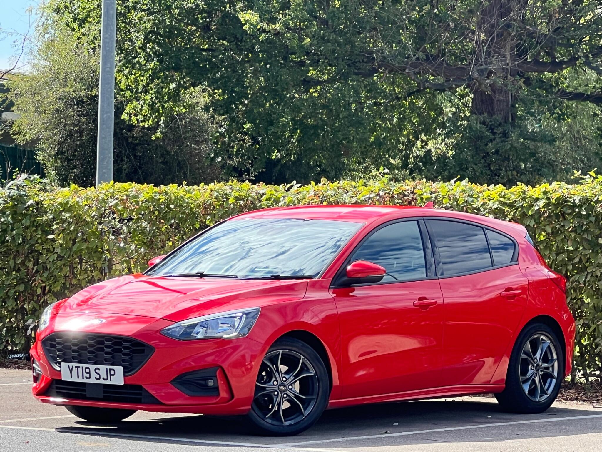 Ford Focus view 3