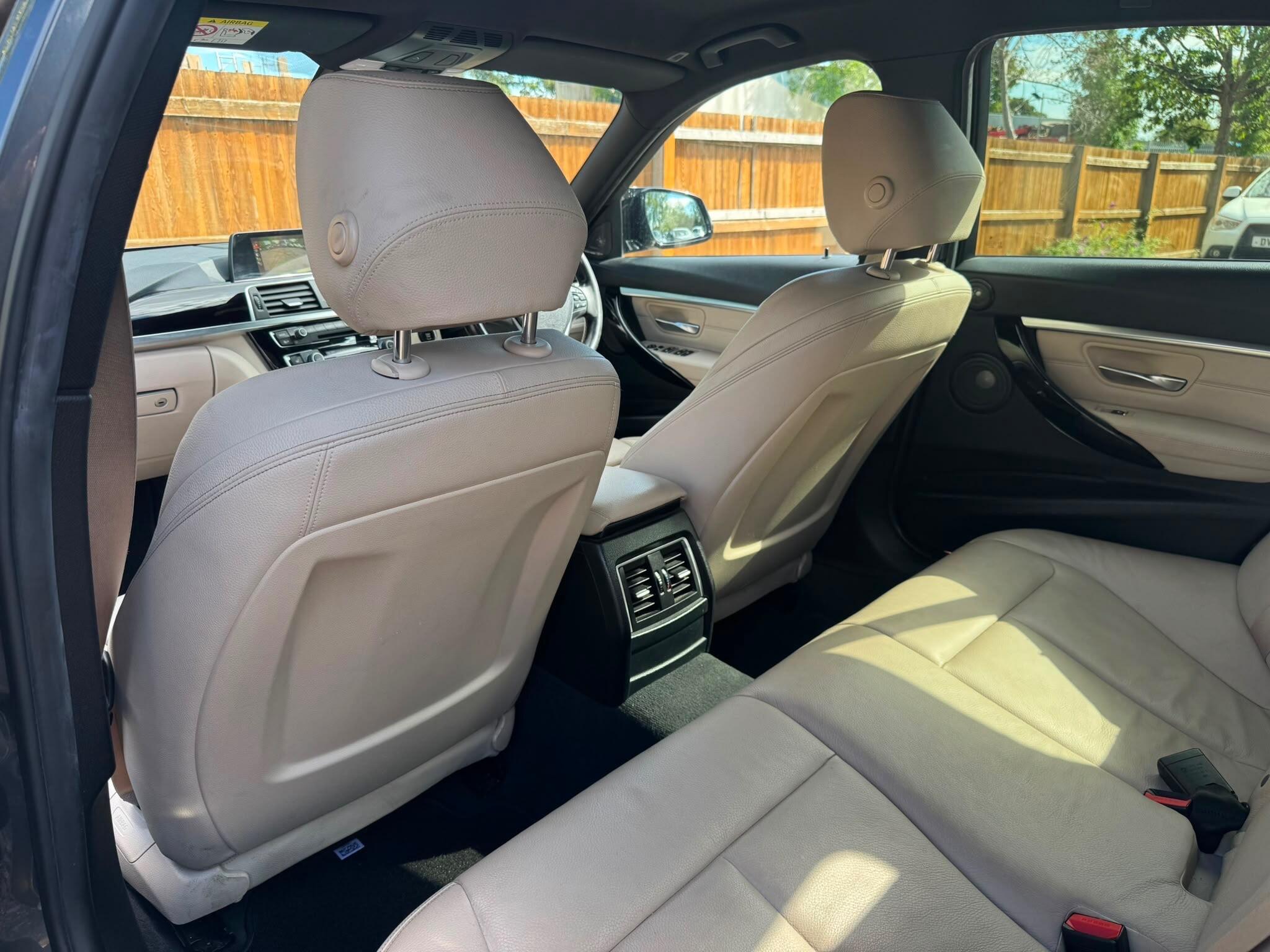 BMW 3 Series view 31