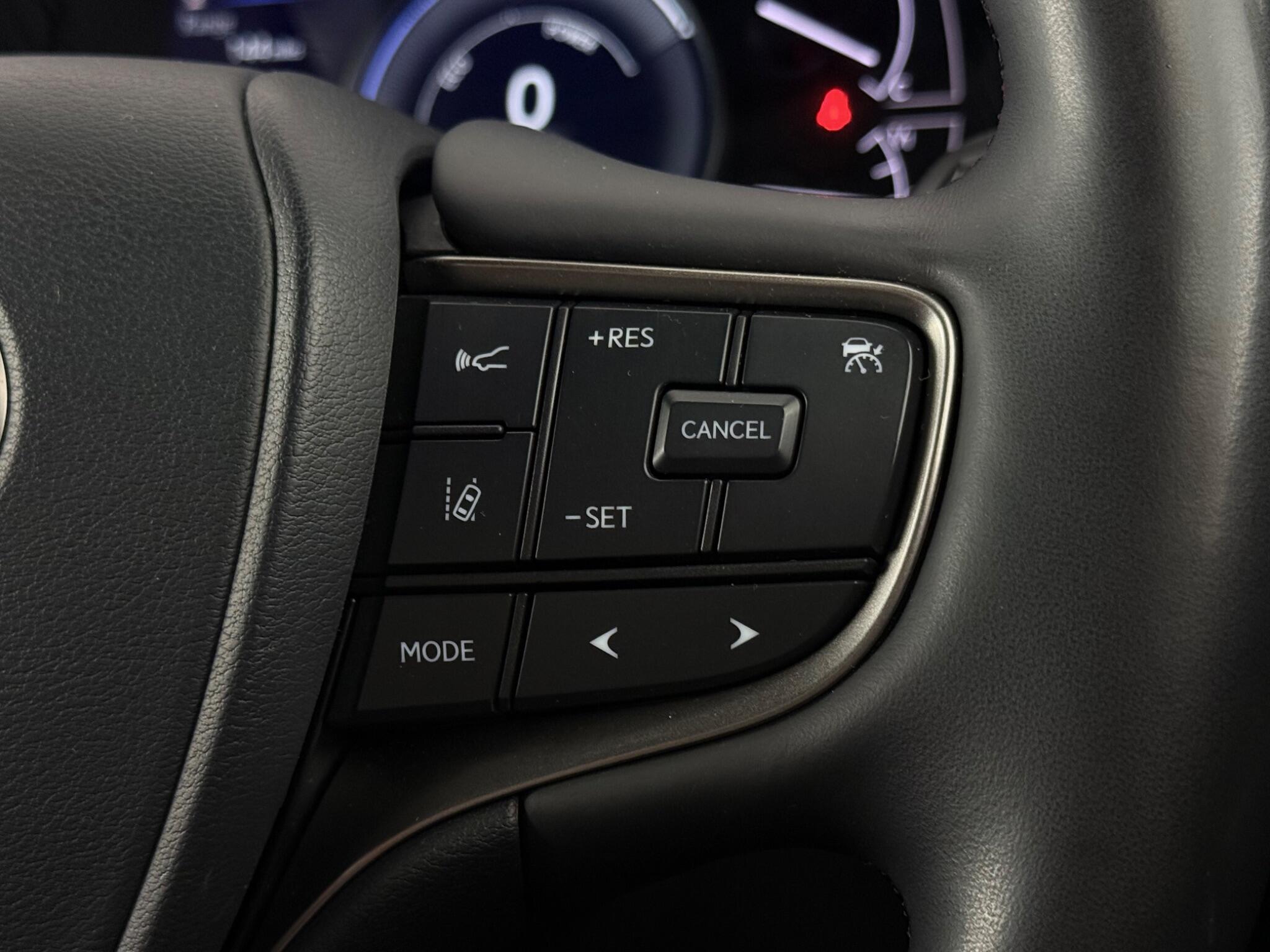 Lexus Ux view 16