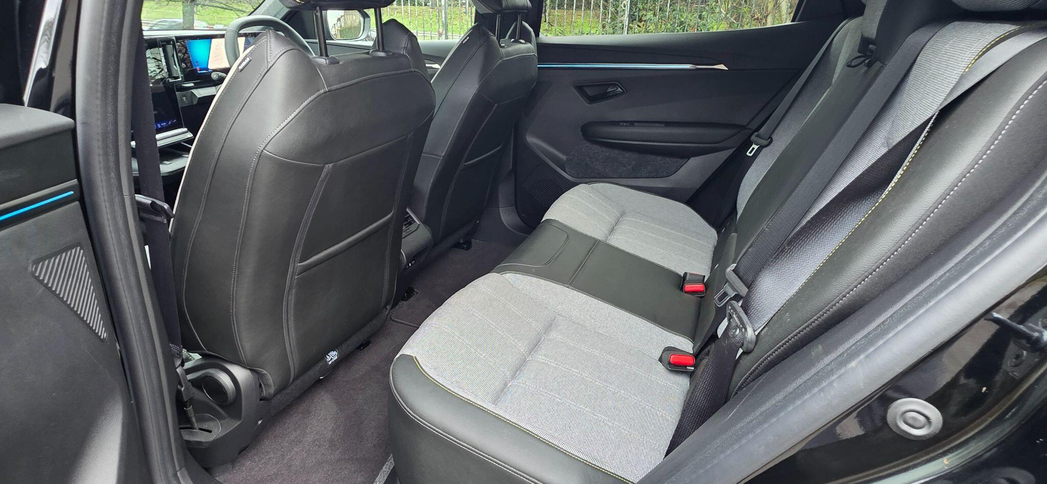 2025 Renault Scenic E-Tech long range 87kWh techno Auto 5dr (22kW Charger) • 186 miles image 23