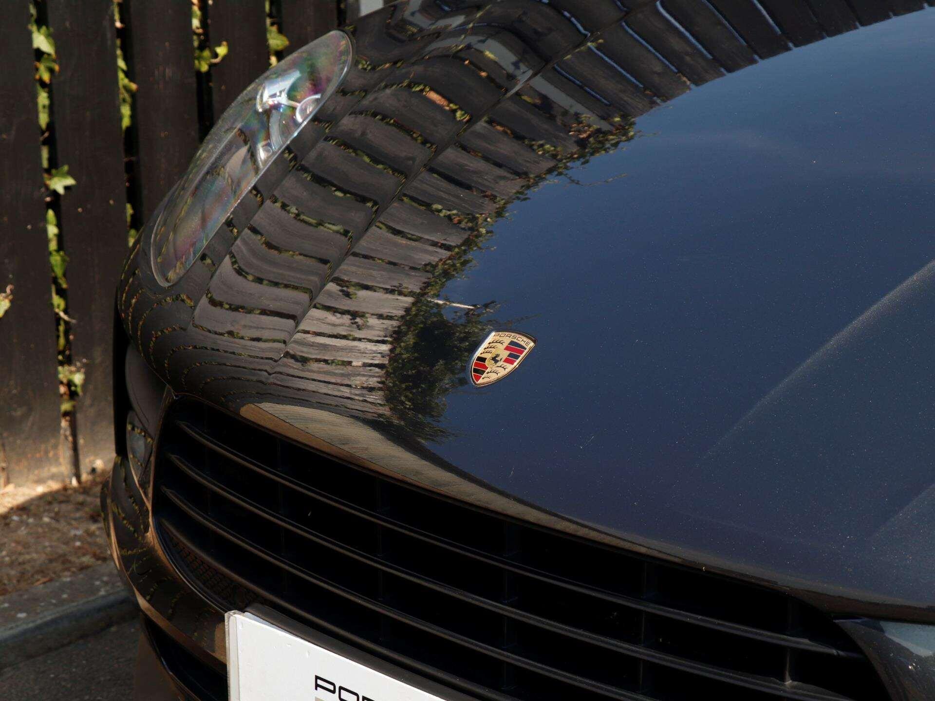 Porsche Macan view 34