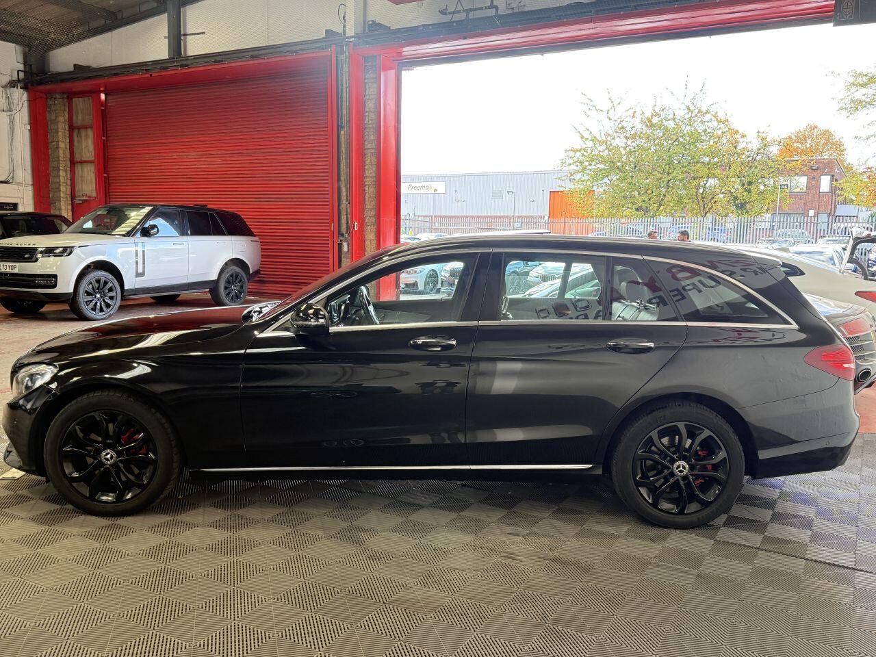 Mercedes-Benz C-Class view 6