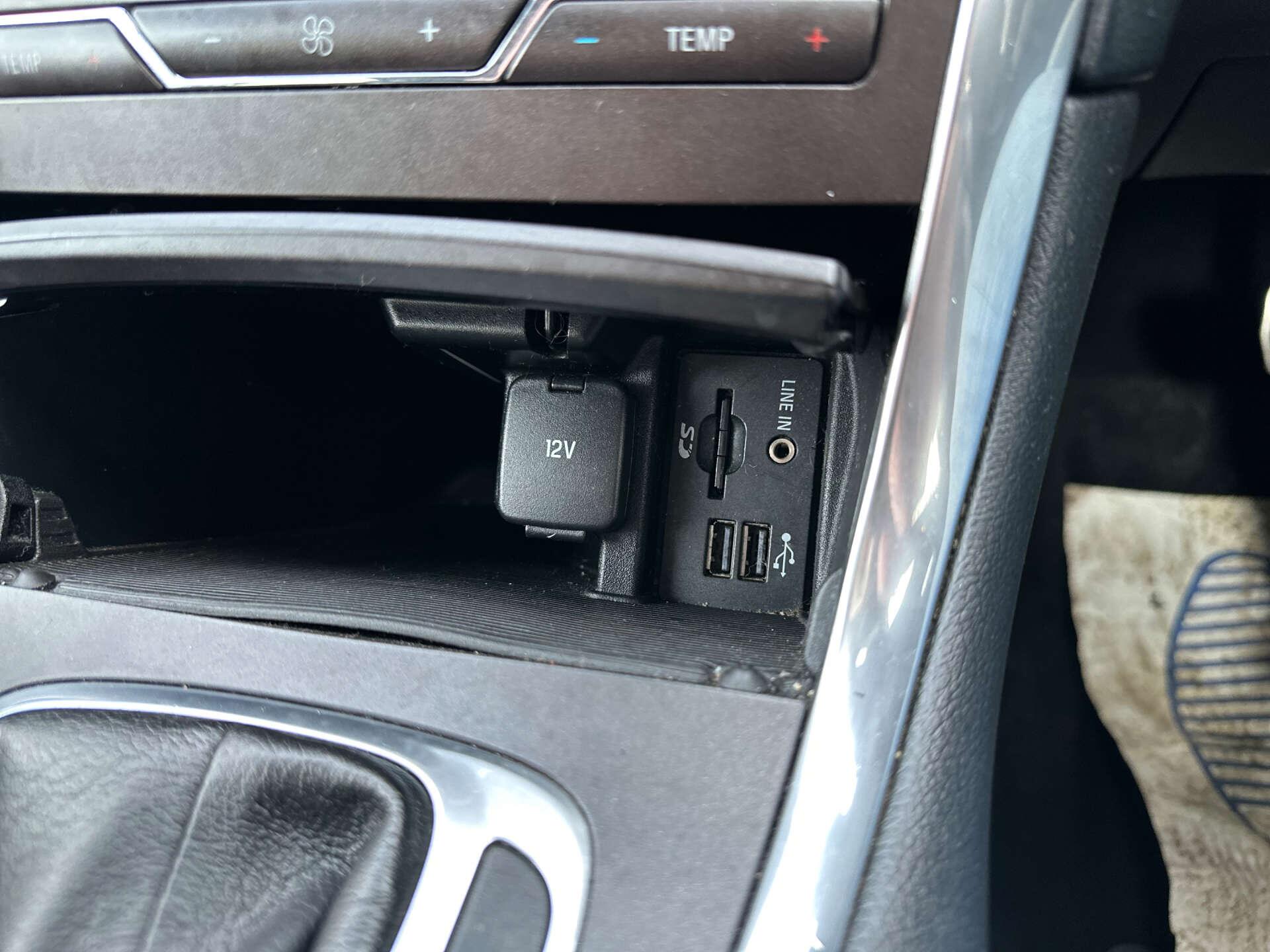 Ford S-Max view 24
