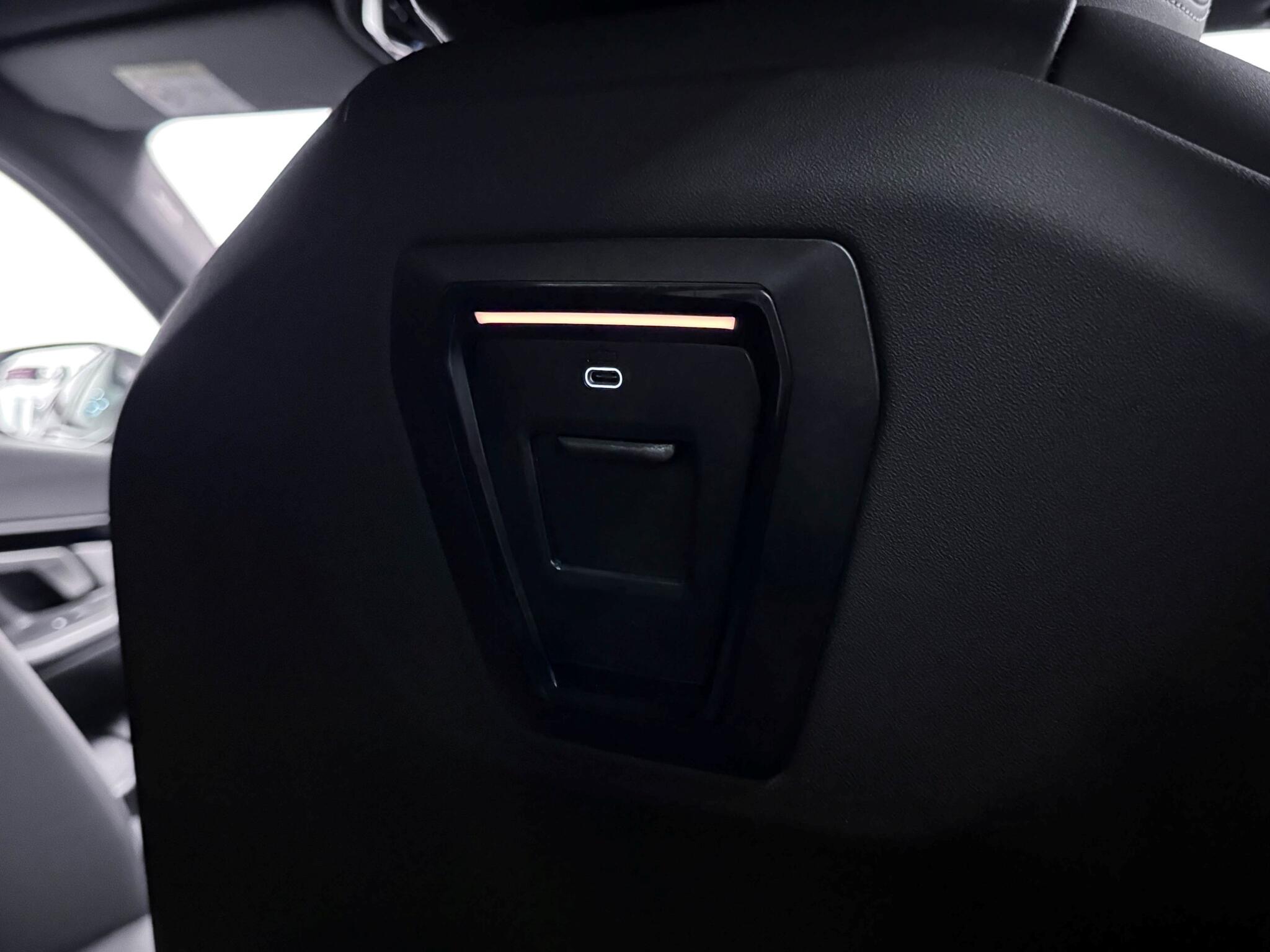 BMW 5 Series view 12